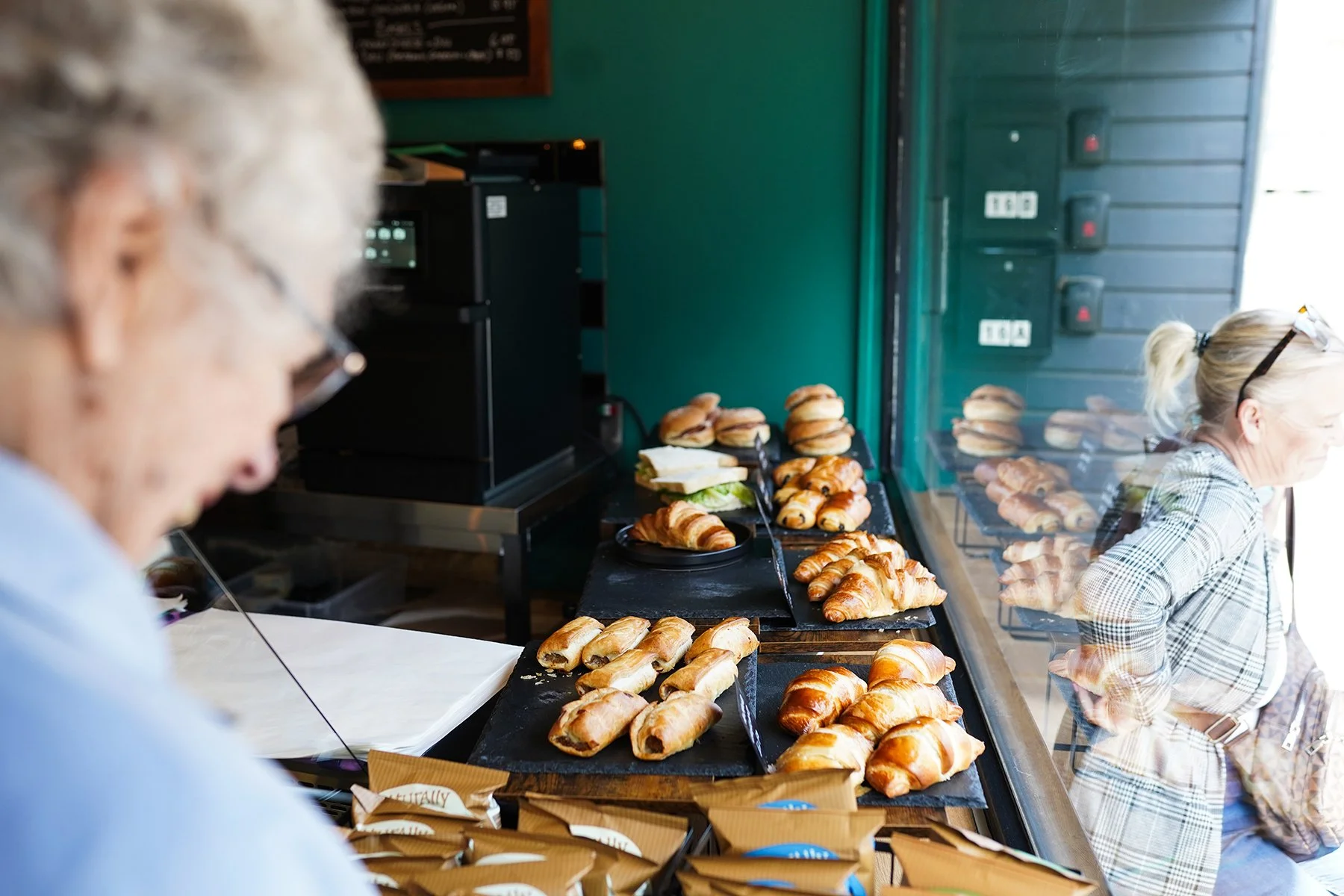 EATSOCIAL-6000X4000-19-LR.jpg