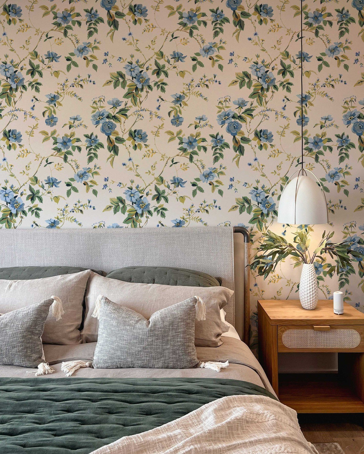 I imagined this pattern living in spaces that want to feel light, elegant, and a little bit poetic&hellip; where florals don&rsquo;t shout, but softly invite you in. The flowing vines and delicate blooms create a sense of harmony that works beautiful