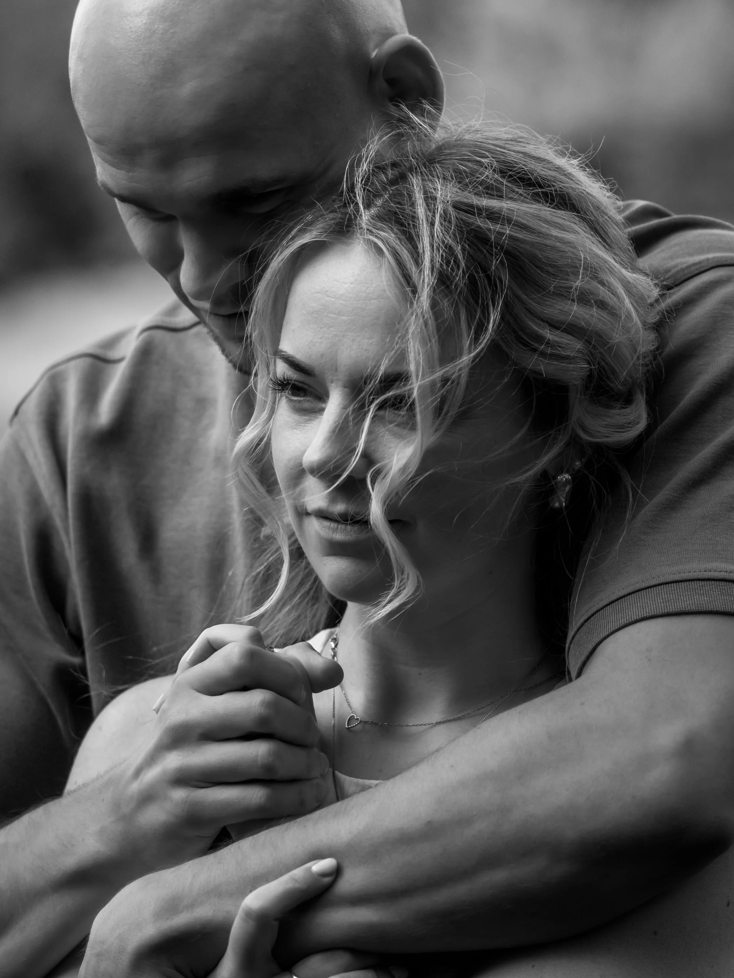 loveshoot trouwen aanstaand bruidspaar pre-weddingshoot in de Lutte