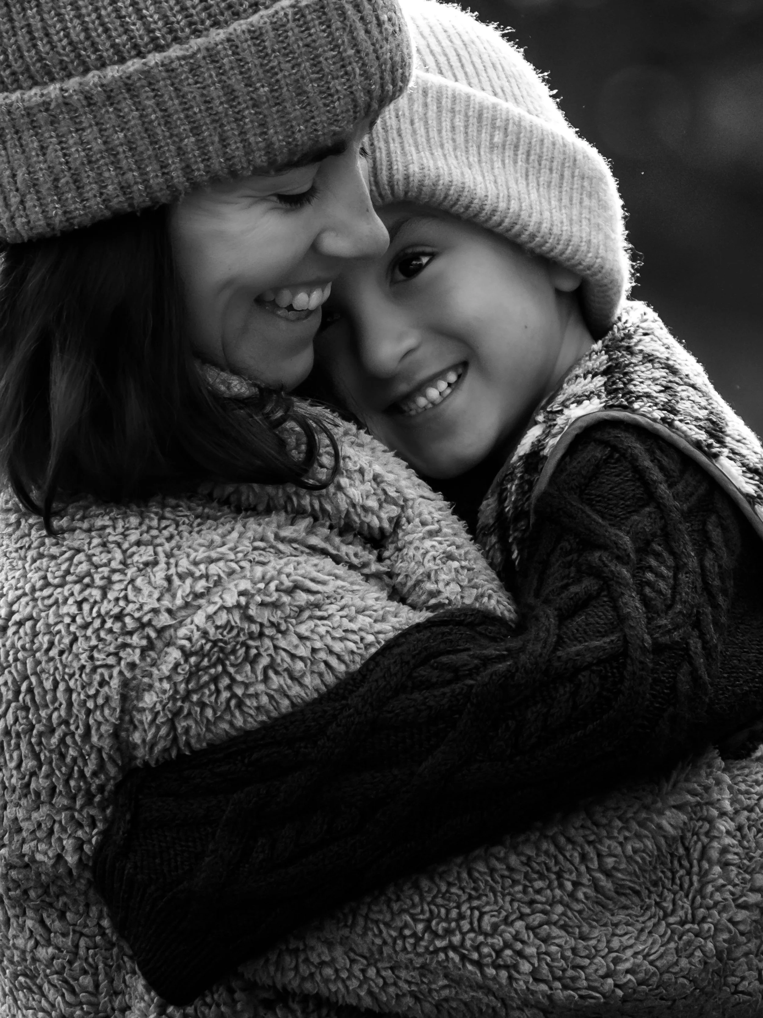 wintershoot moederdag fotoshoot cadeau samen met mama op de foto