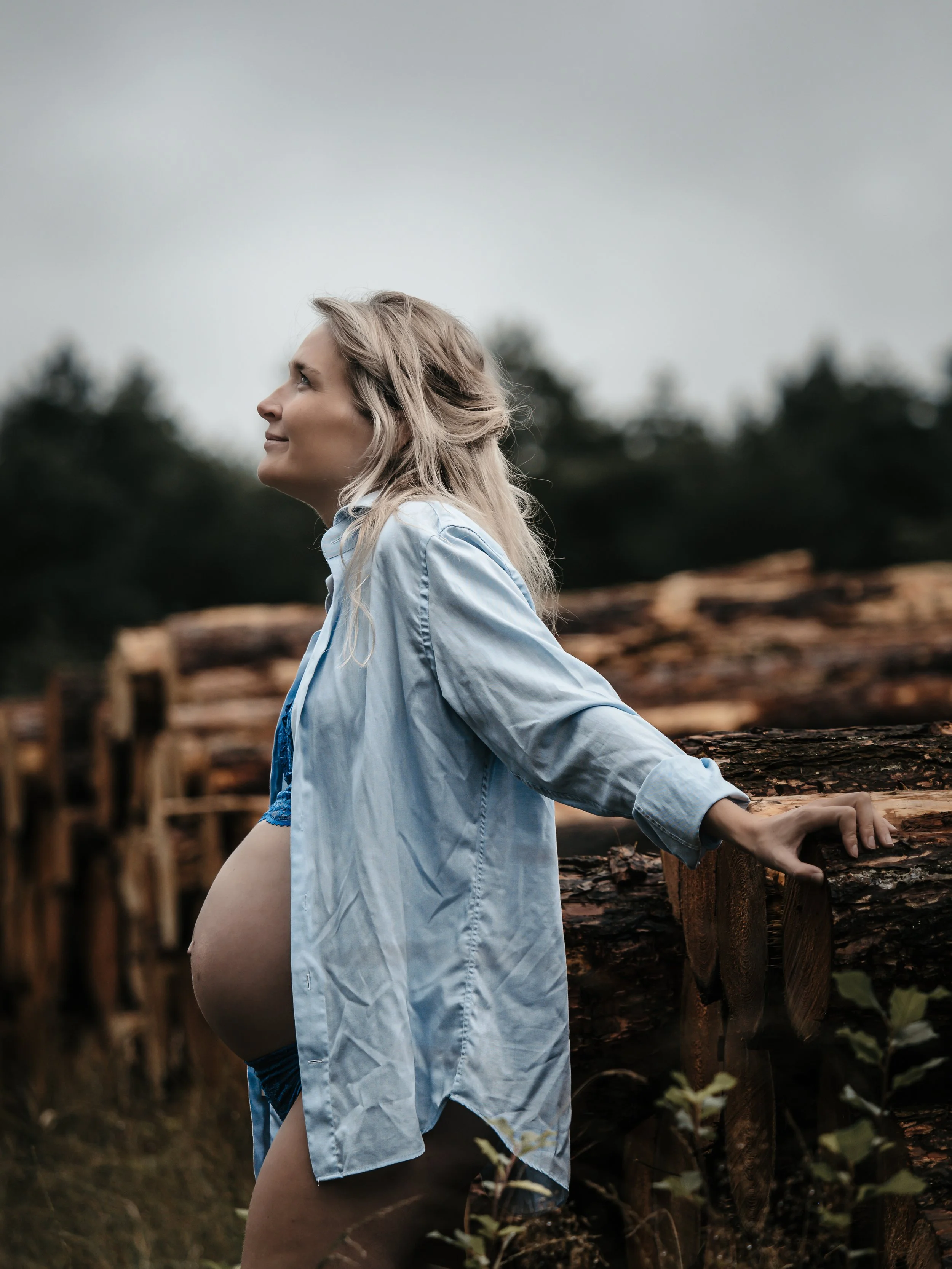 zwangerschapsshoot lifestyleshoot in blijde verwachting van  eerste kind