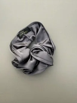 Haargummi Scrunchie „Mirela“ in Dark Grey