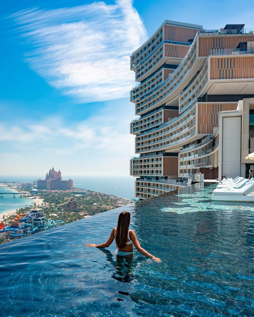 atlantis-the-royal-cloud-22-pool-view.jpg