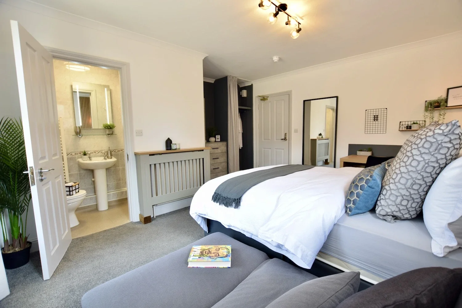 Nola Living HMO Bedroom with Ensuite