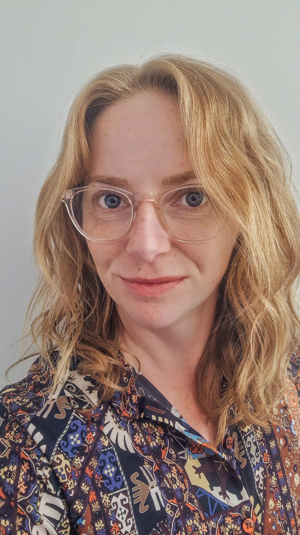 A selfie of virtual assistant Kirsty based in Harlow Essex