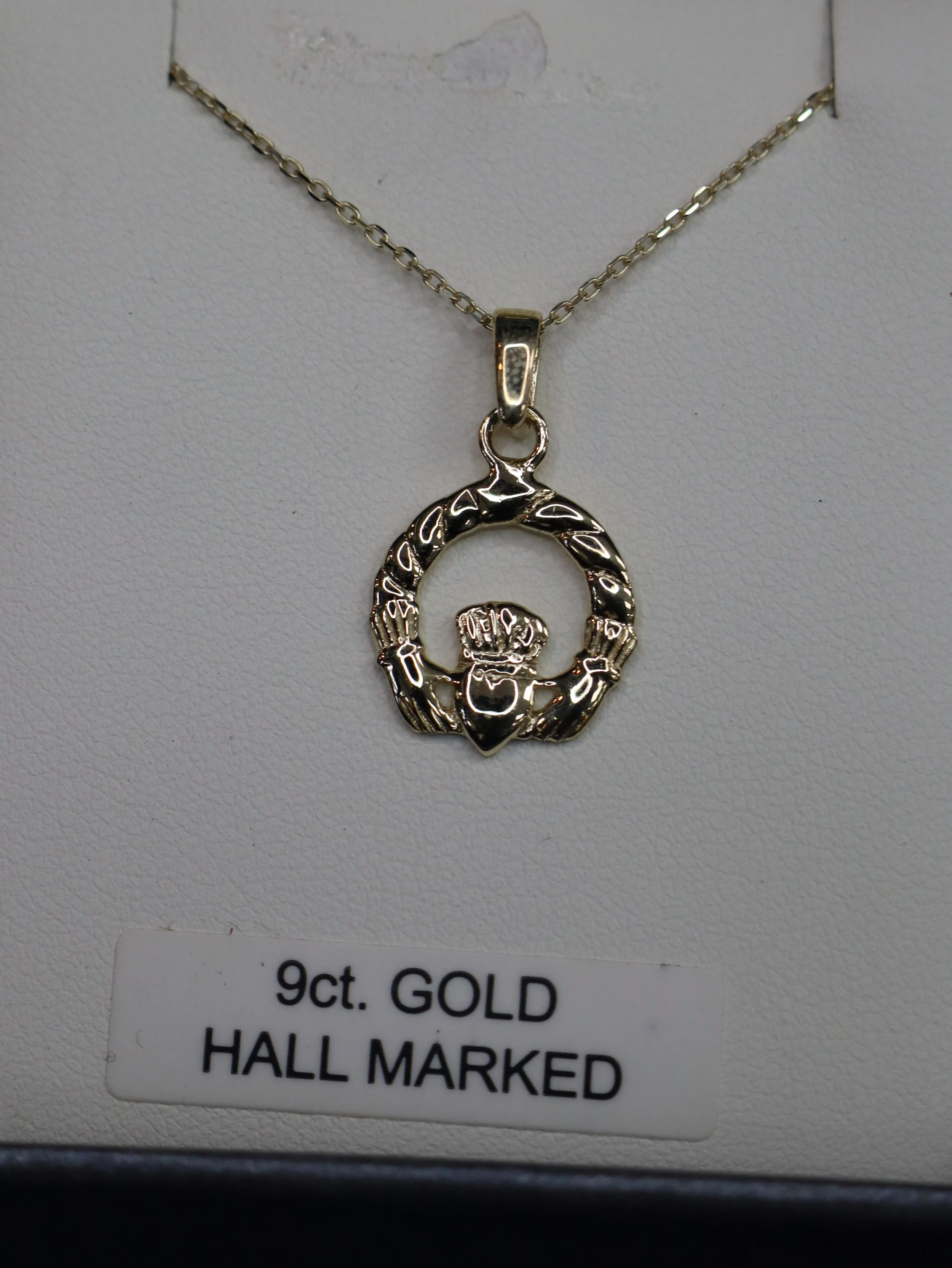 Gold Claddagh Pendent