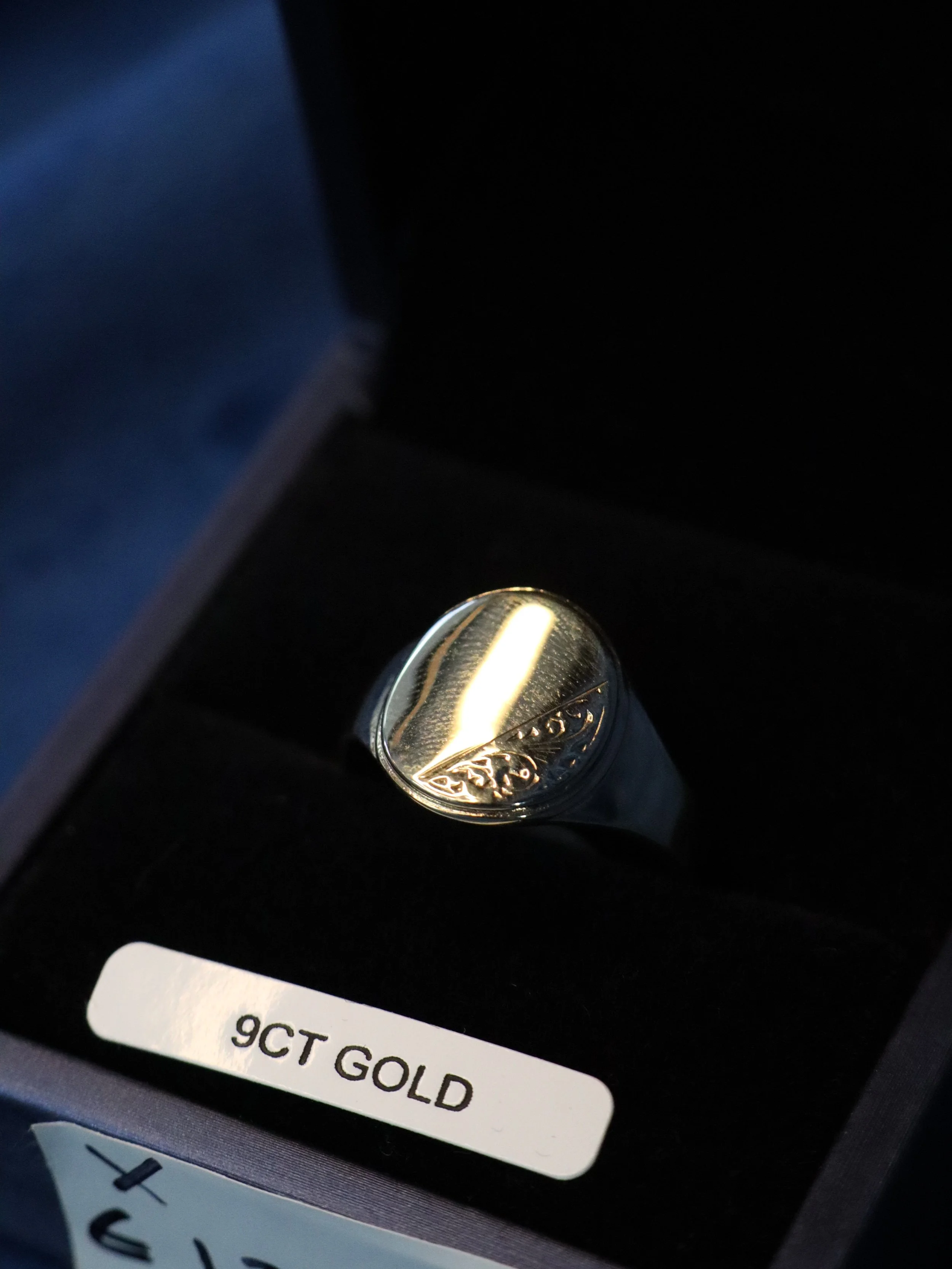 9ct Gold Detailed Oval Signet Ring