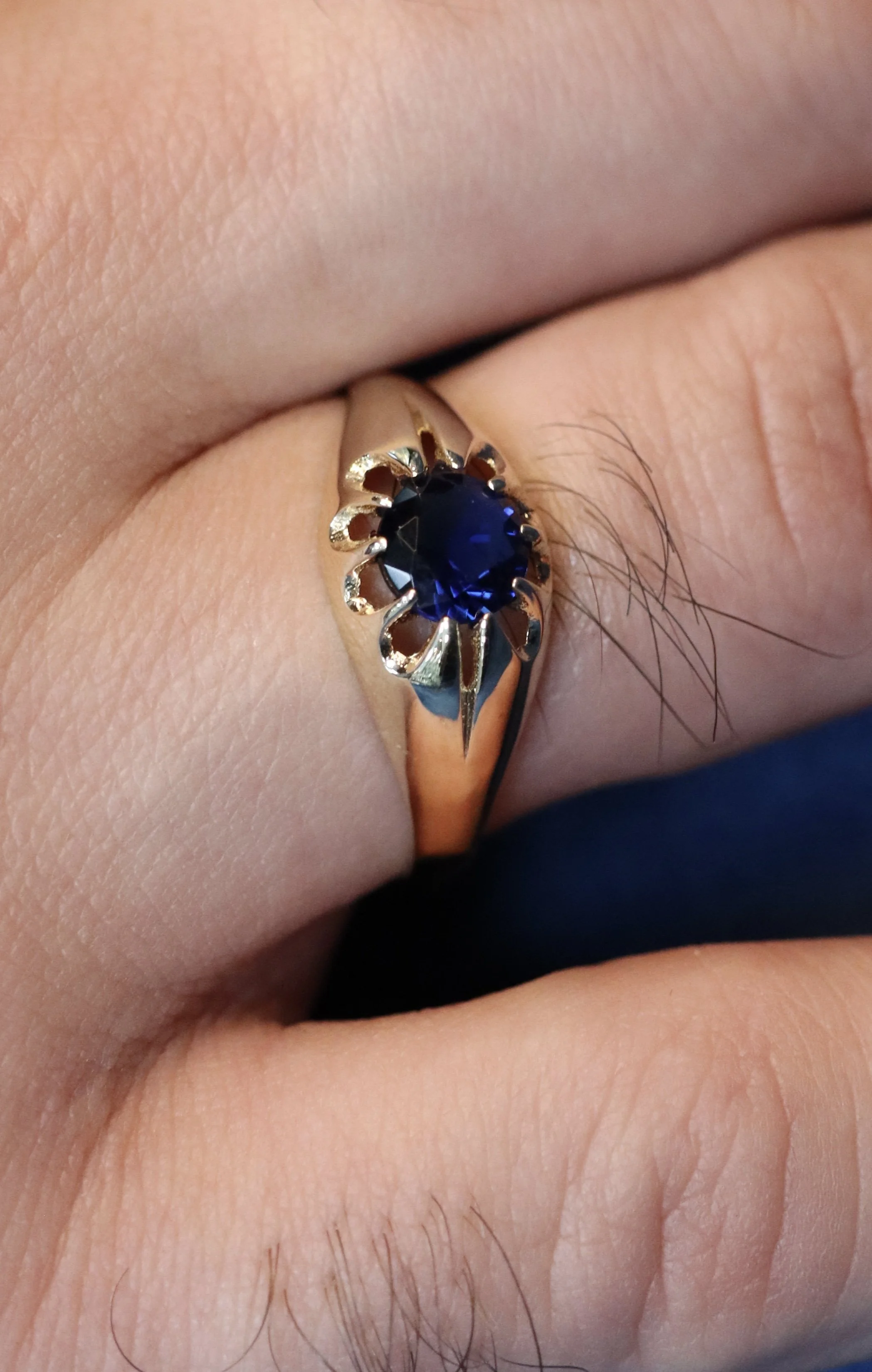 9ct Gold Blue Stone  Ring