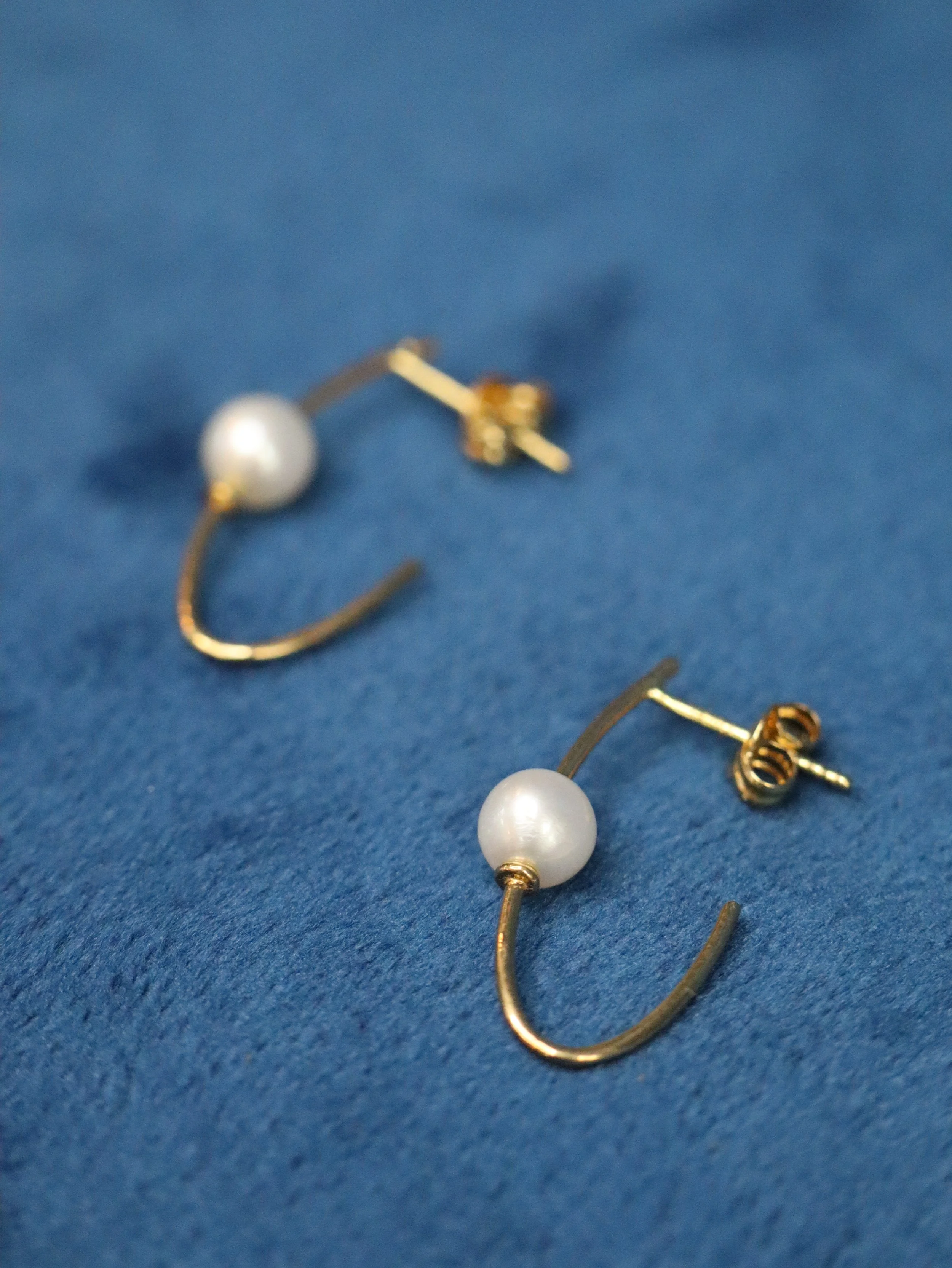 18kt Gold & Cultured Pearl Drop Earrings