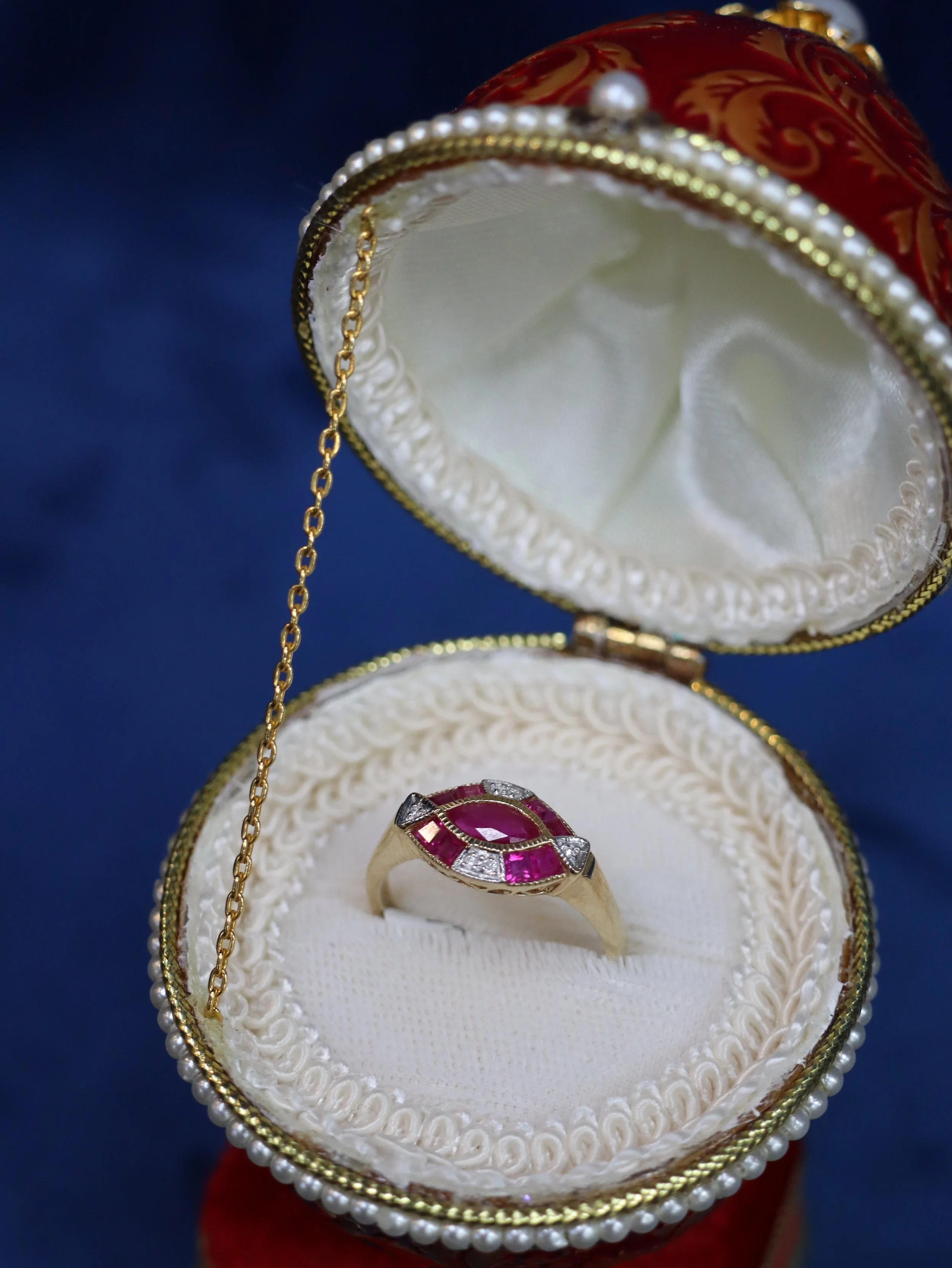 9 ct yellow gold Diamond & Ruby 'Eye' Art Deco Ring