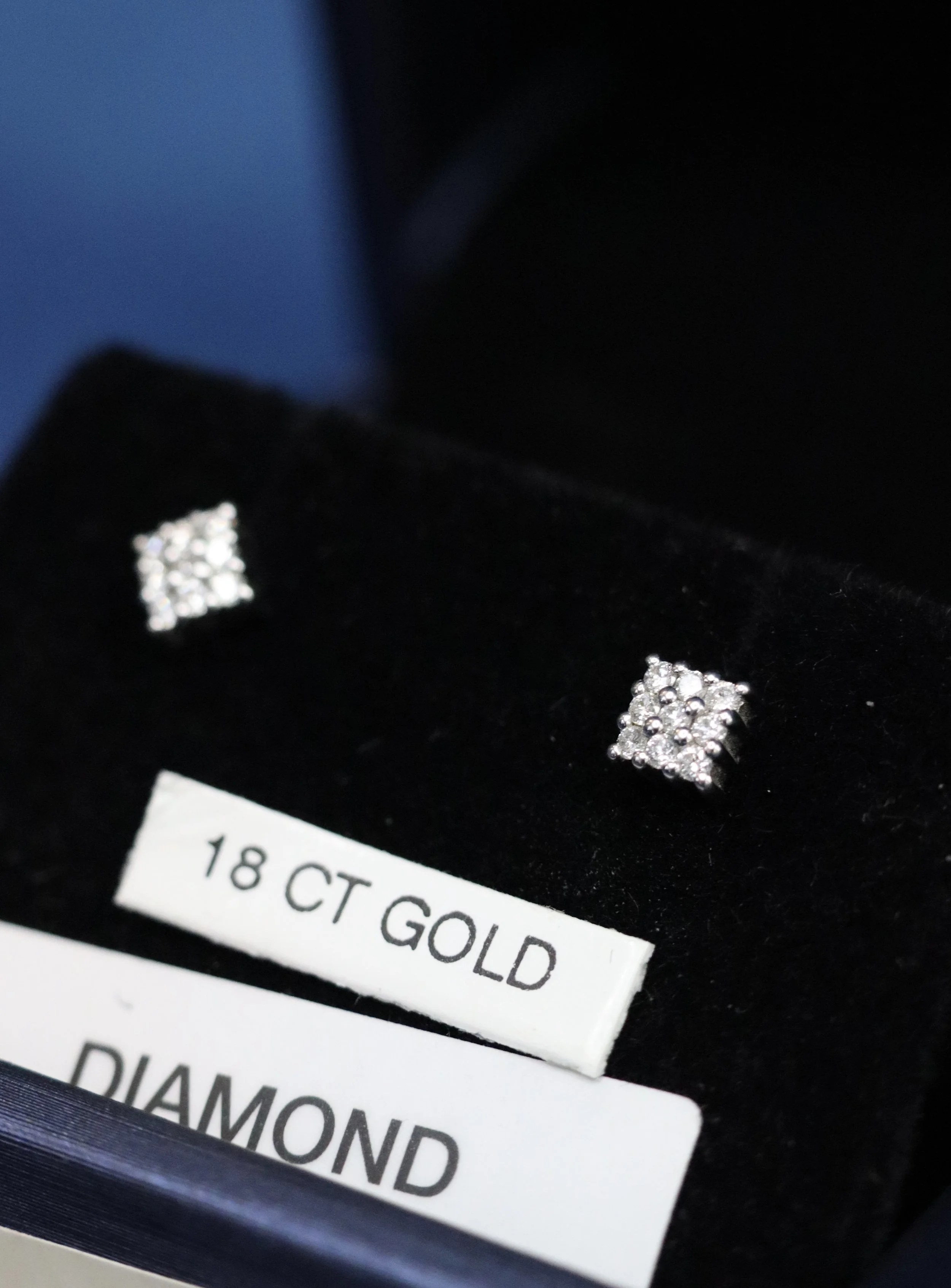 18kt White Gold & Diamond Cluster Stud Earrings