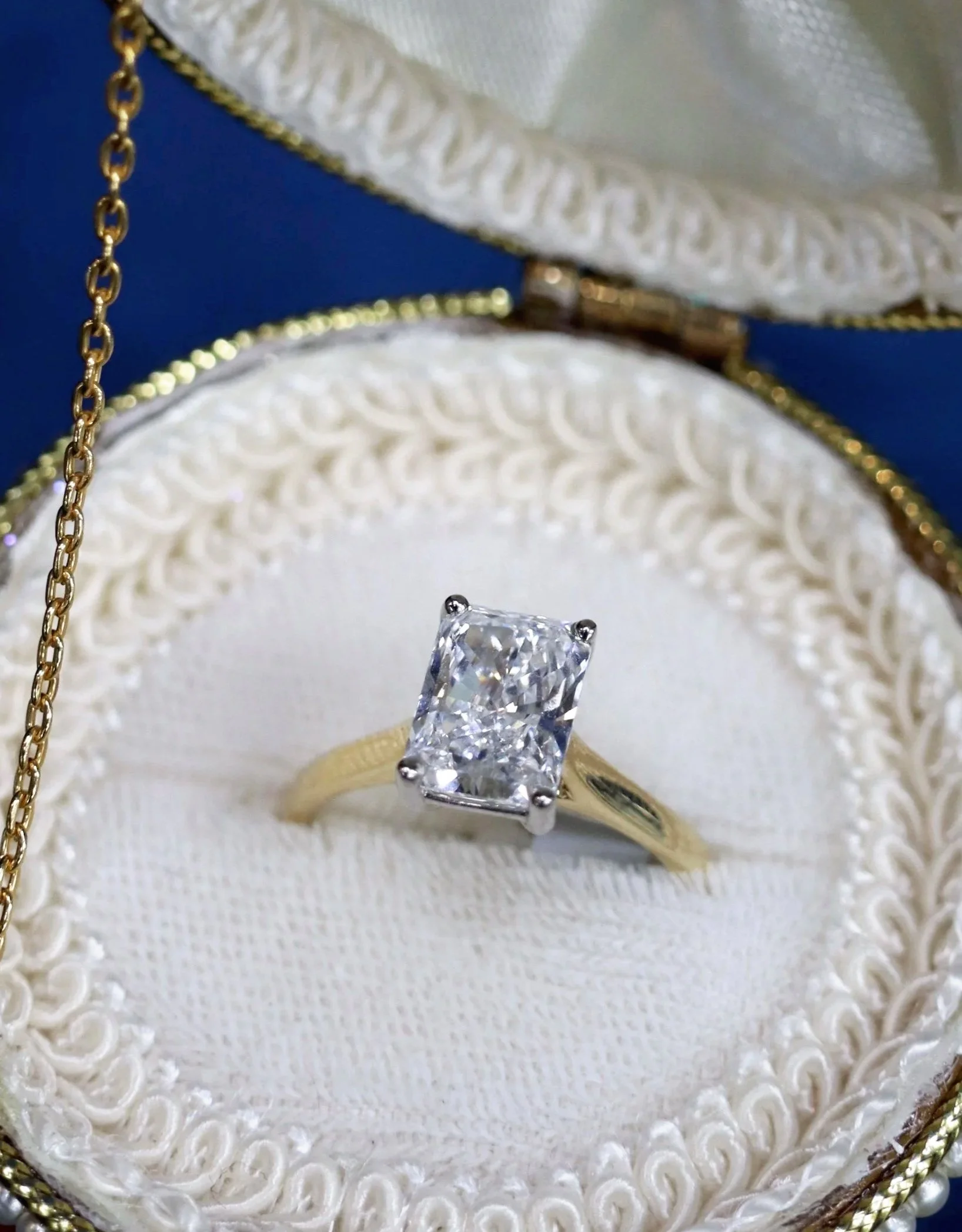 18ct Lab Diamond Engagement Ring