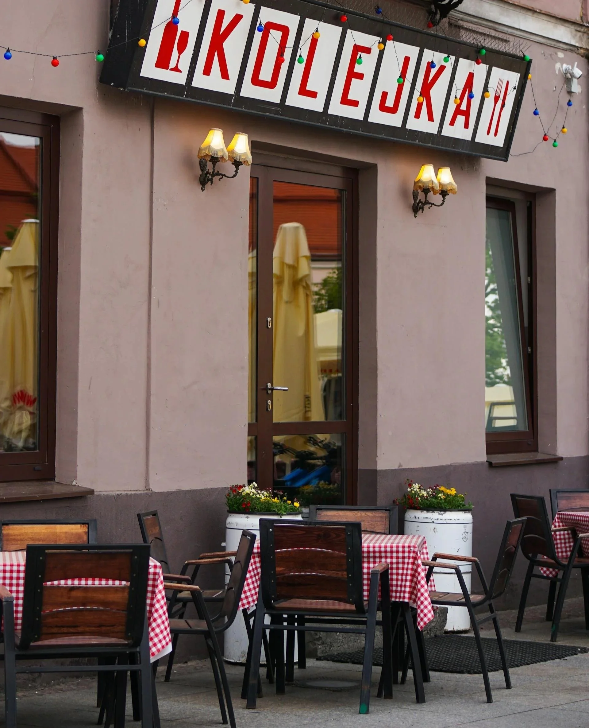 Uteservering på en typisk polsk bar mleczny. (Melkebar)