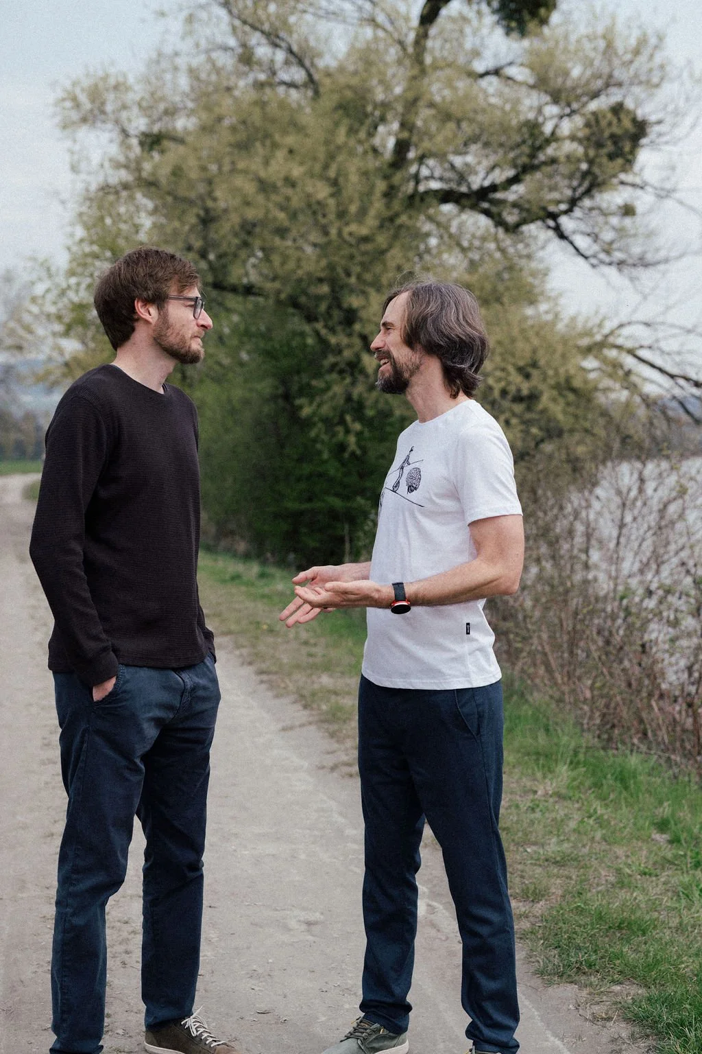 Klinischer Psychologe Andreas Fuka im Gespräch mit einem Klienten