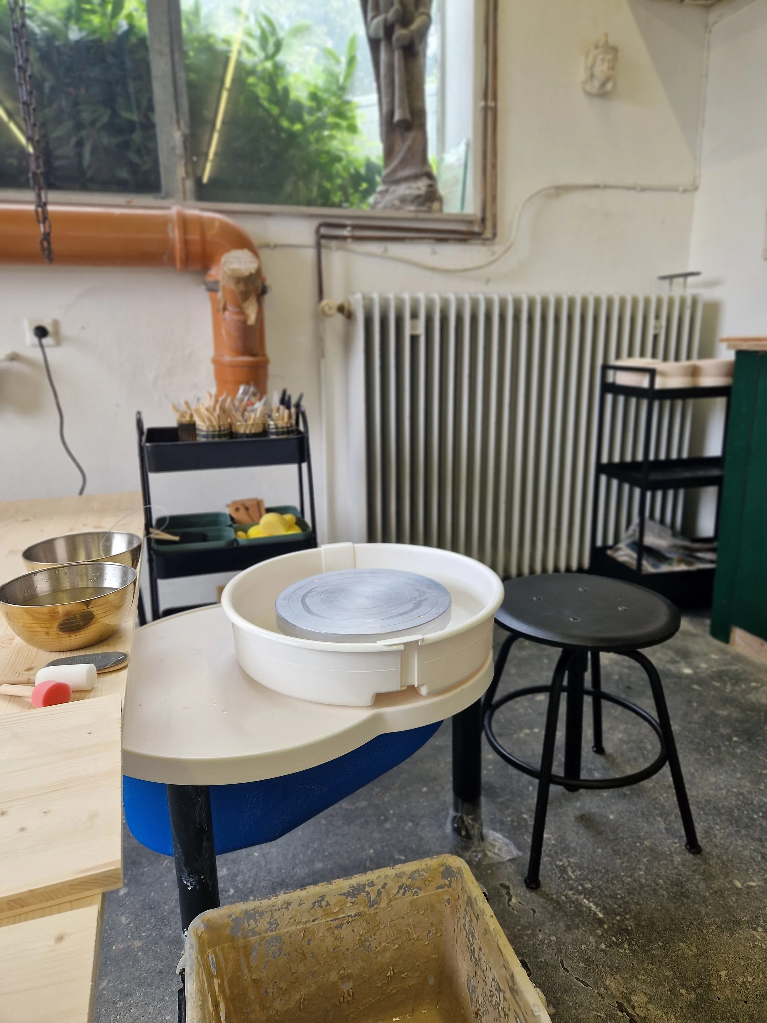 Töpfern an der Drehscheibe+Abdrehen+Glasieren