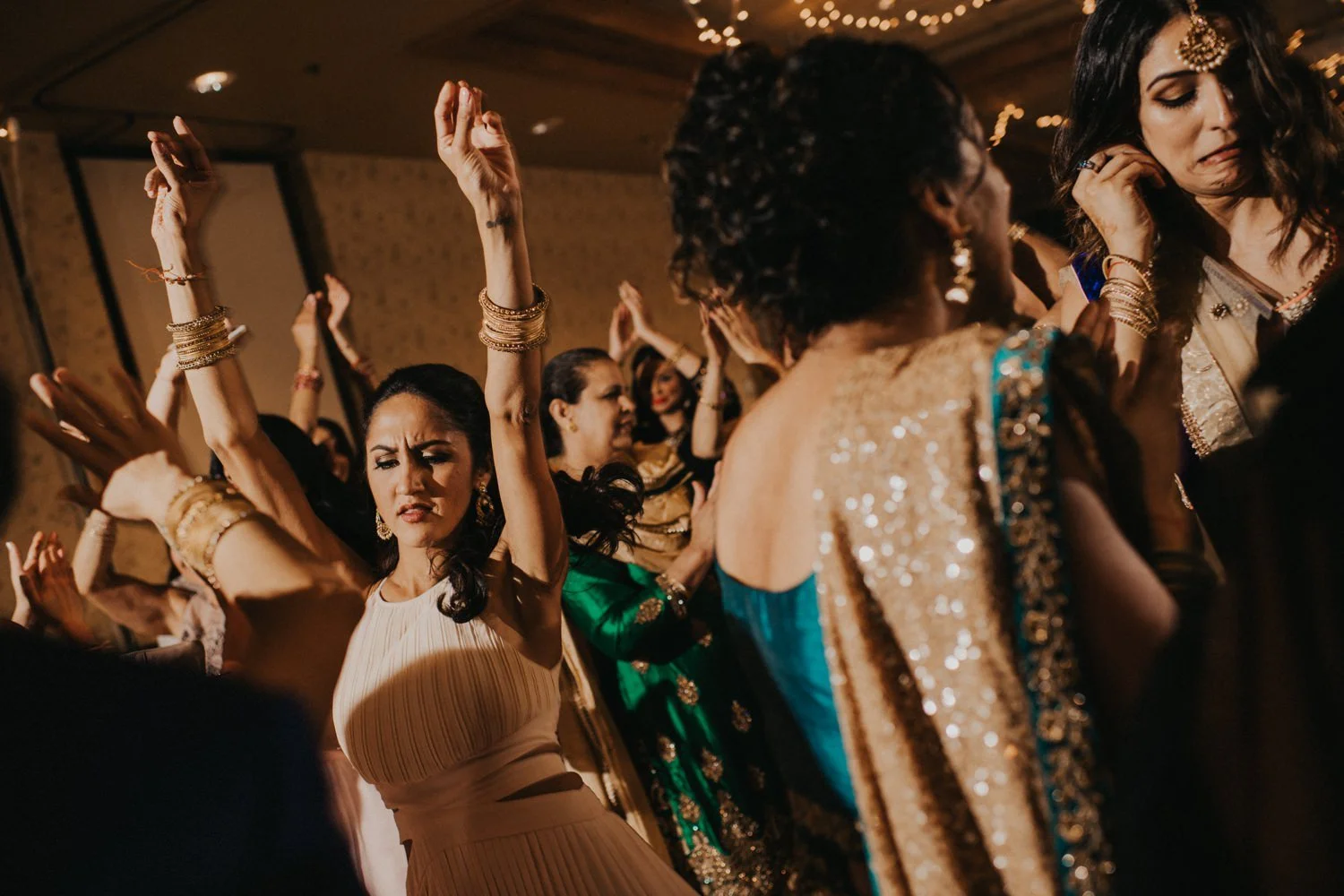 INDIAN WEDD DANCE.jpg