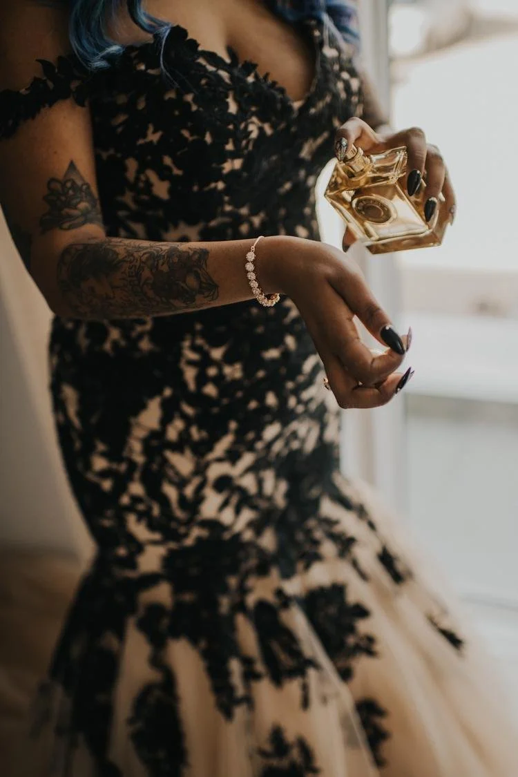 BLACK WEDD BRIDE DRESSING.jpg
