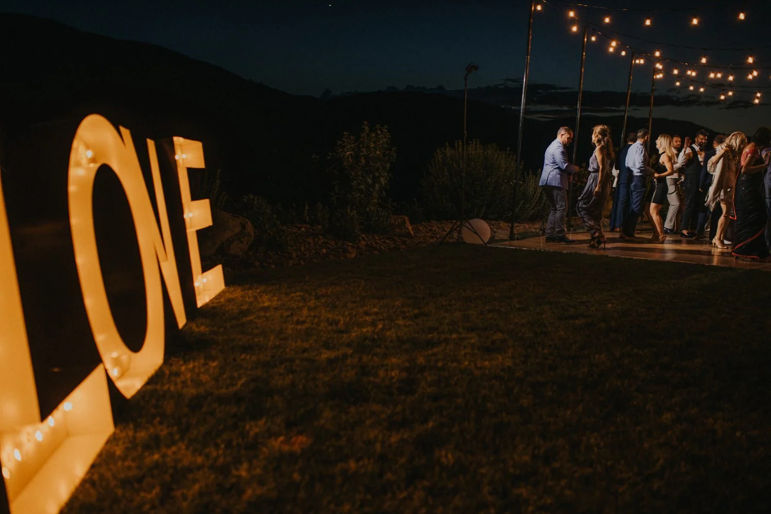 LOVE SIGN and DANCE.jpg