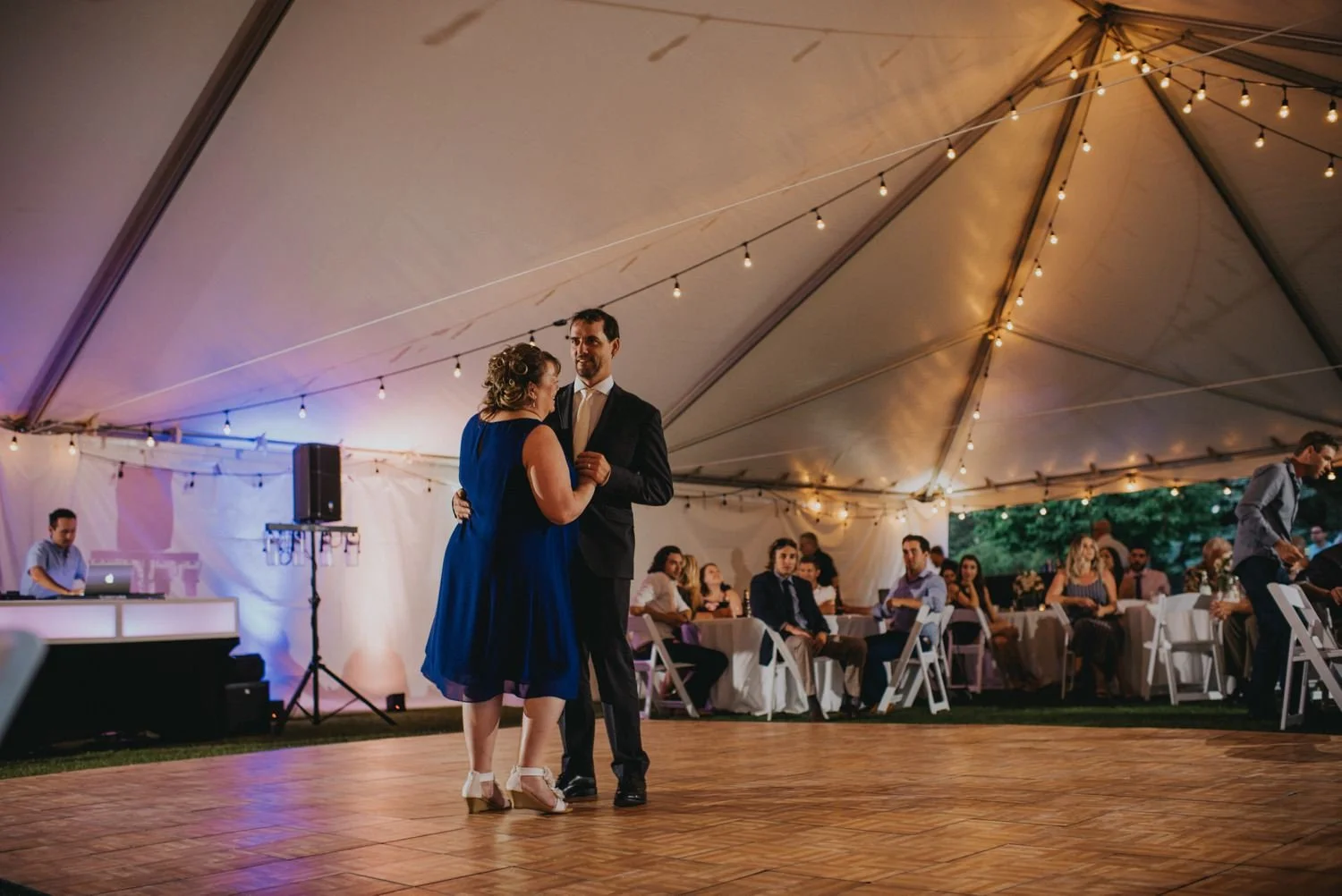 BEER COUPLE GROOM MOM DANCE.jpg