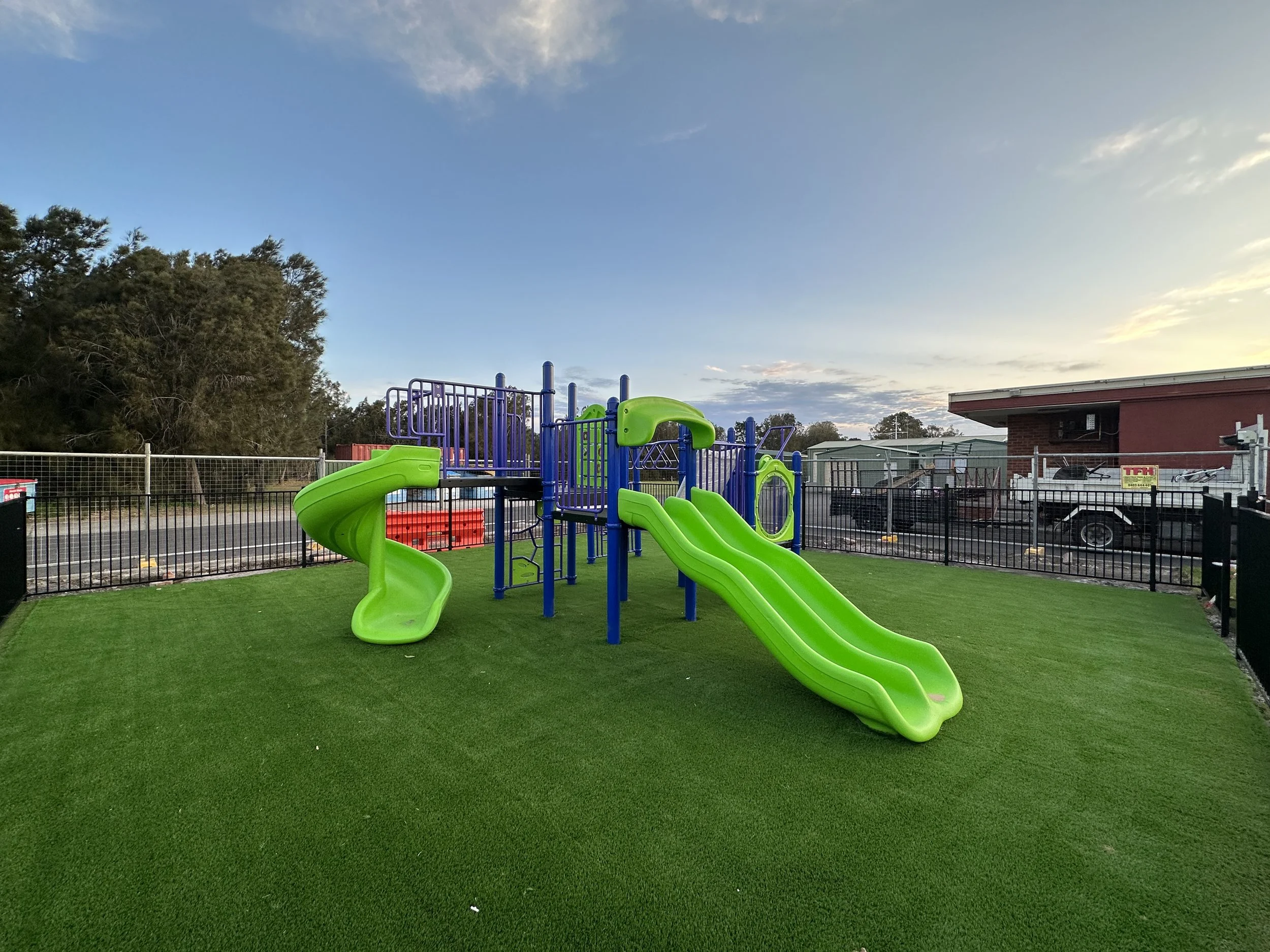 KIDS  PLAYGROUND