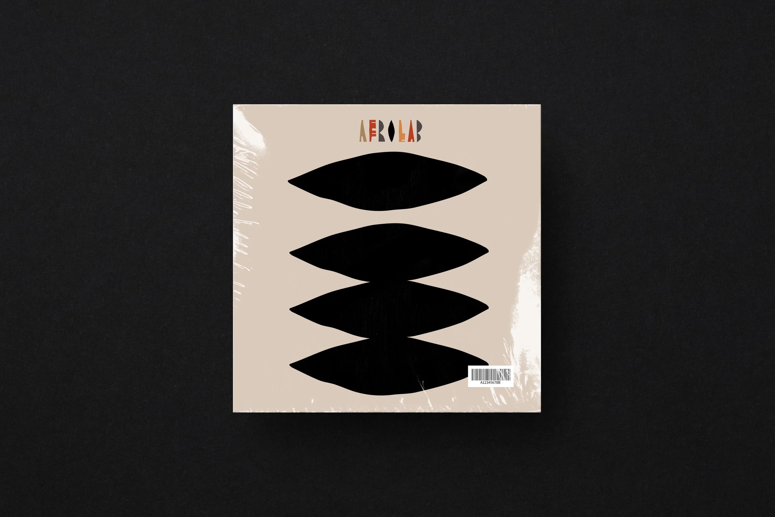 Couverture d'un livre avec un motif de silhouettes noires en forme de lèvres sur un fond beige clair.