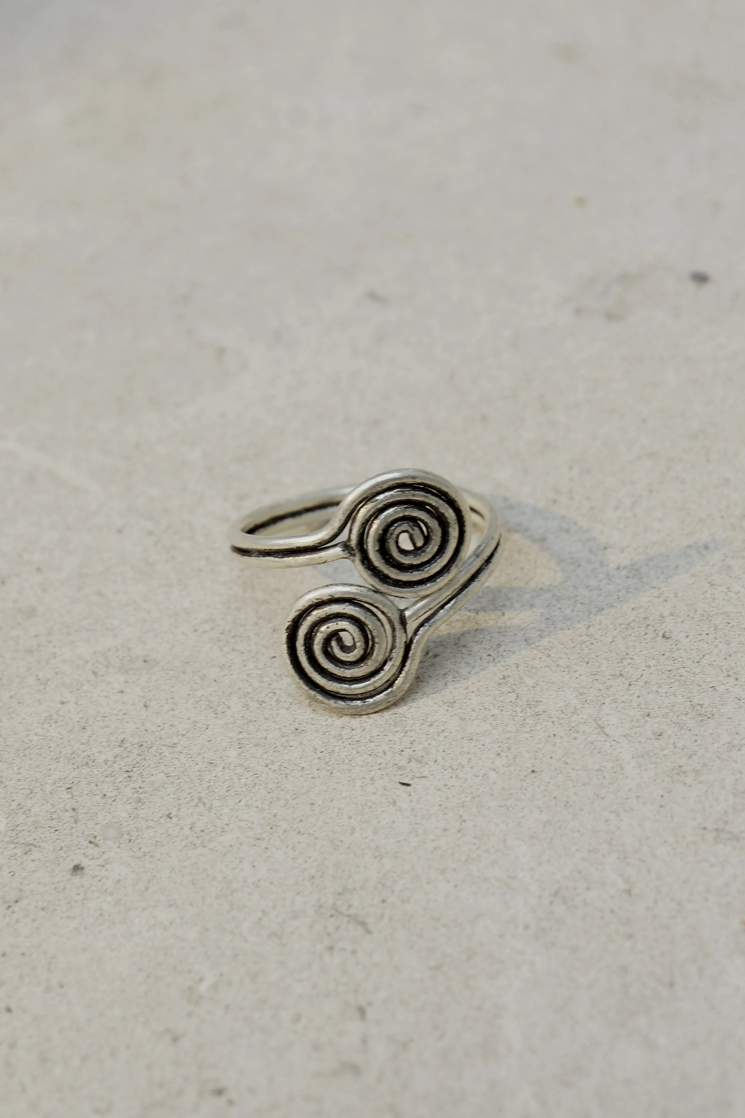 Double Spiral Ring
