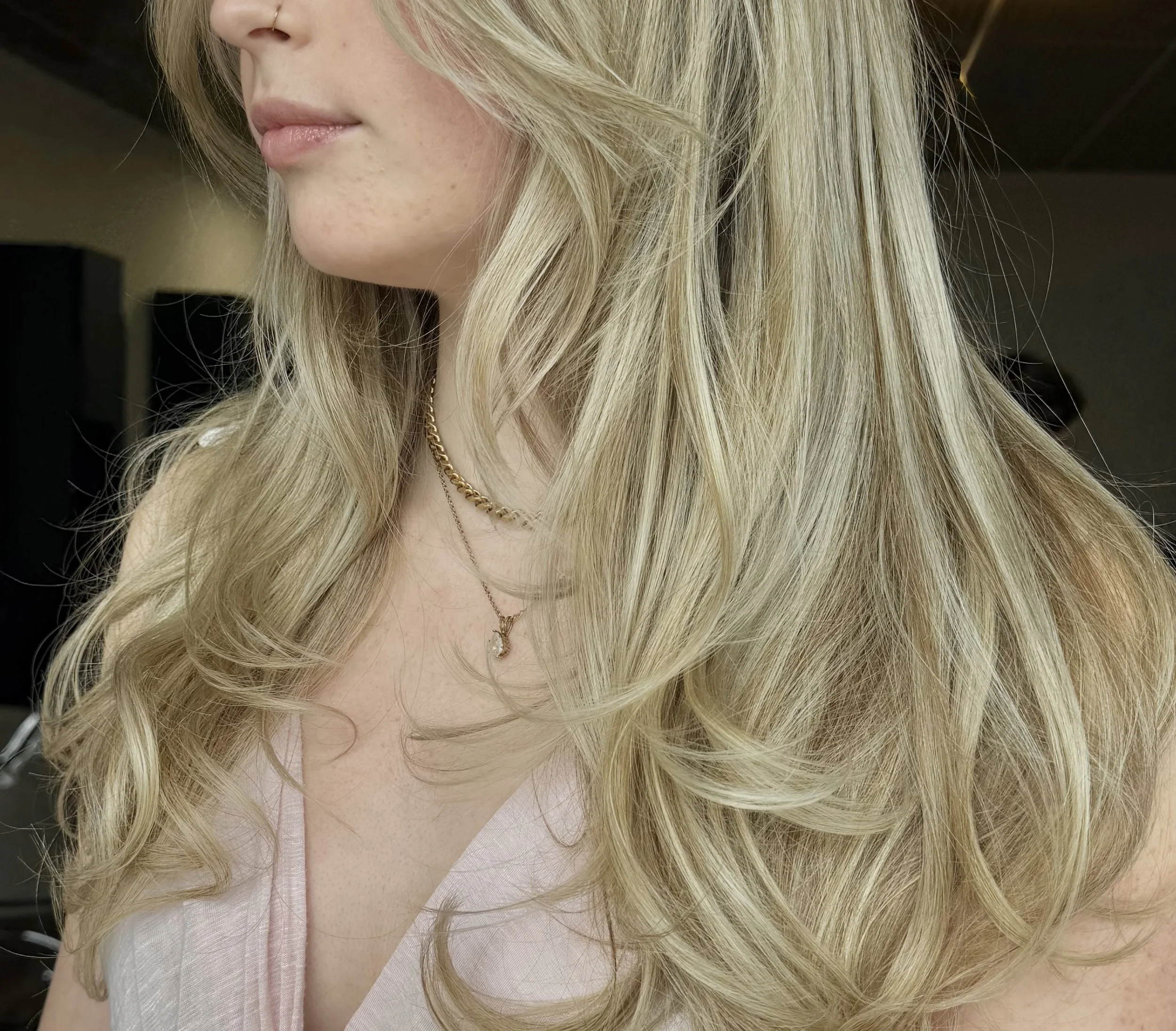 Summer blonde hair, layered, pops of blonde, dimensional