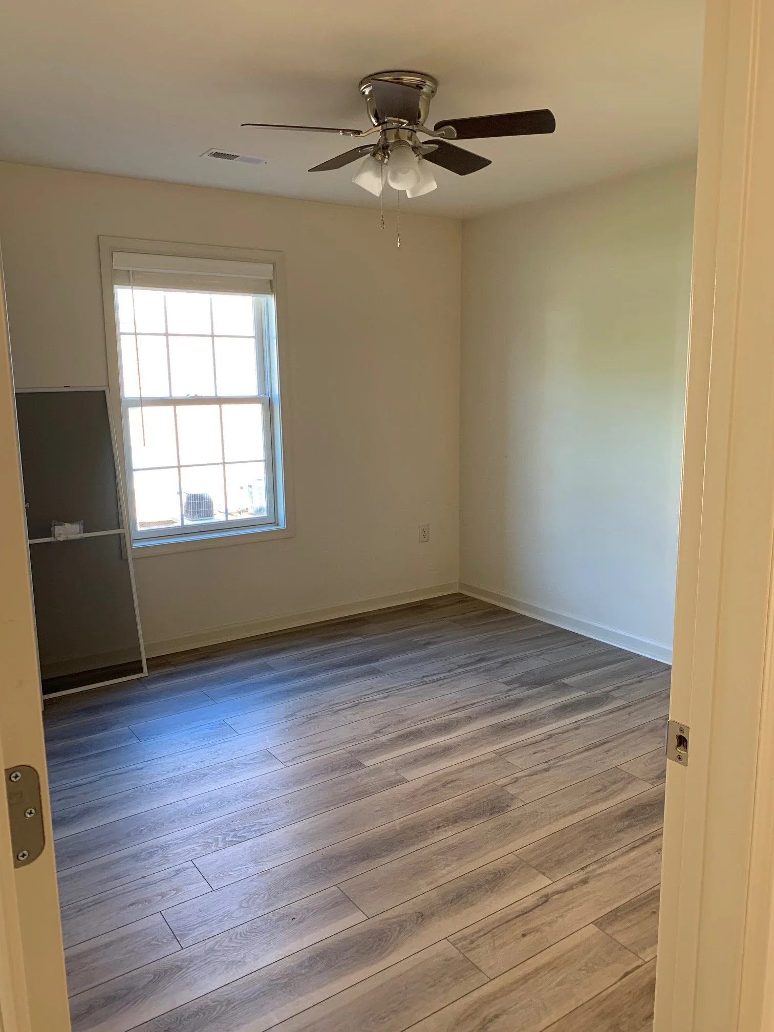 2 Bdrm Master Bedroom Apt 3.jpg