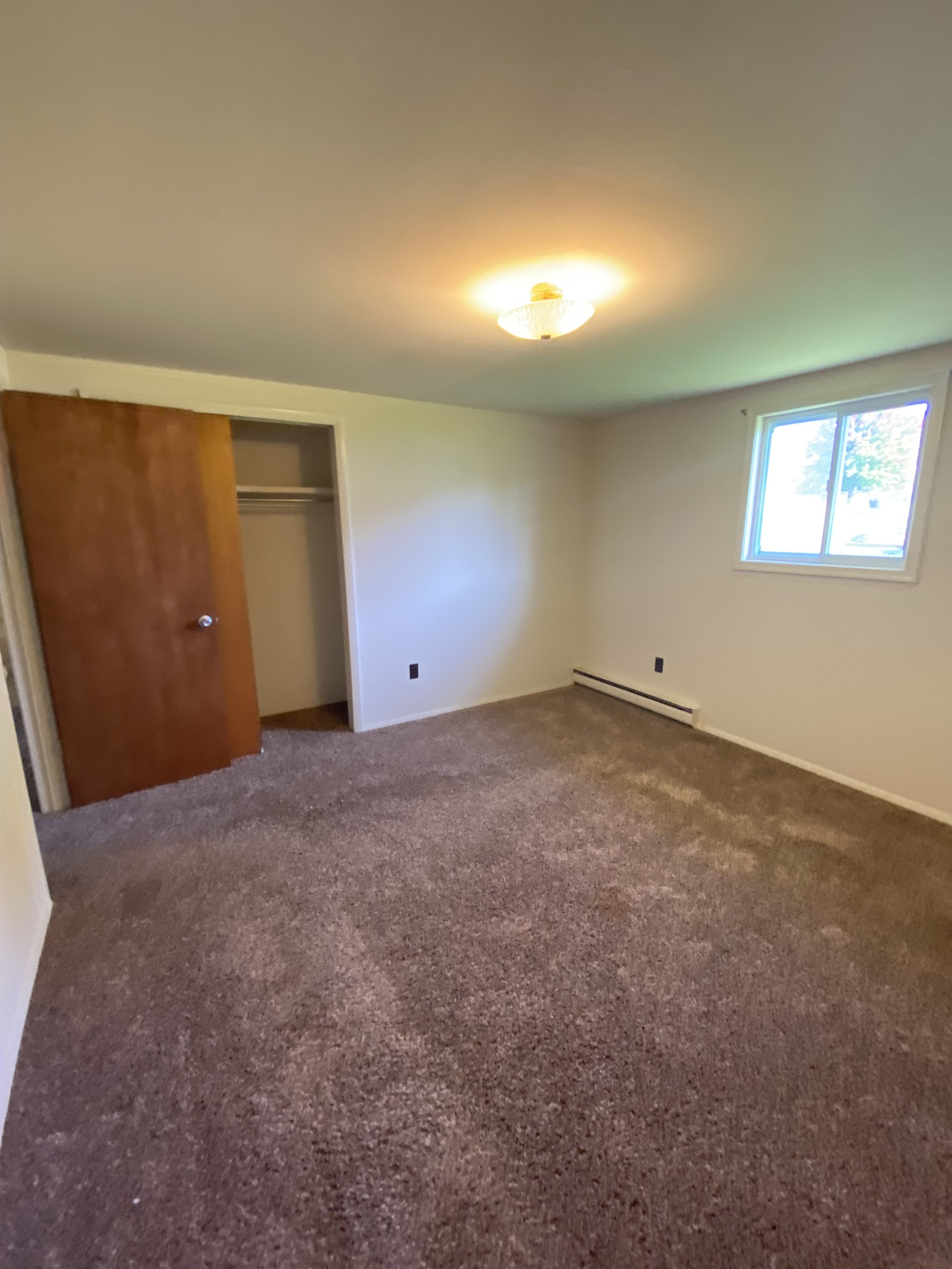 600 Edgewood #4 Bedroom #2.jpg