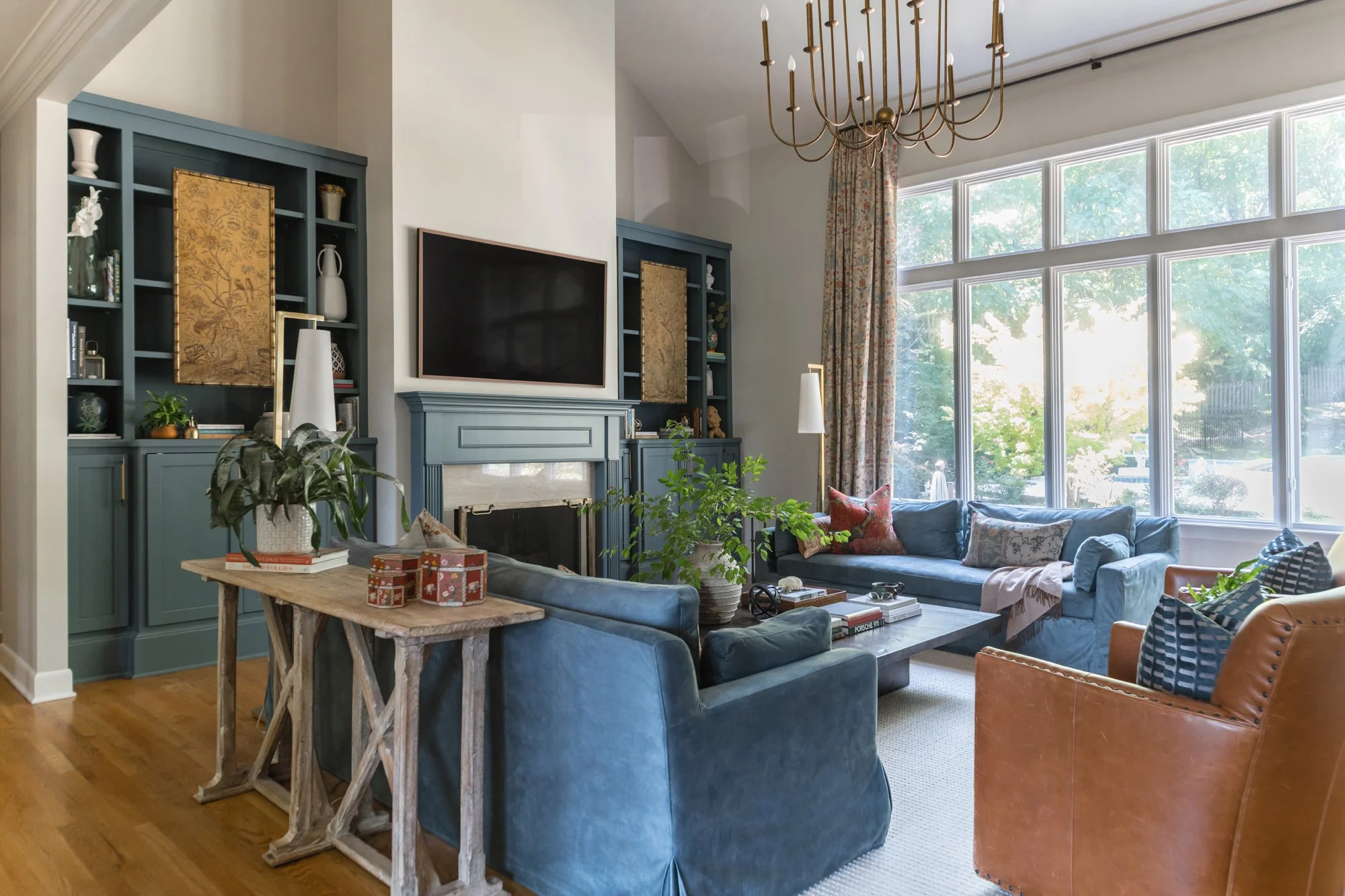 woodford-living-room-01-tv.jpg