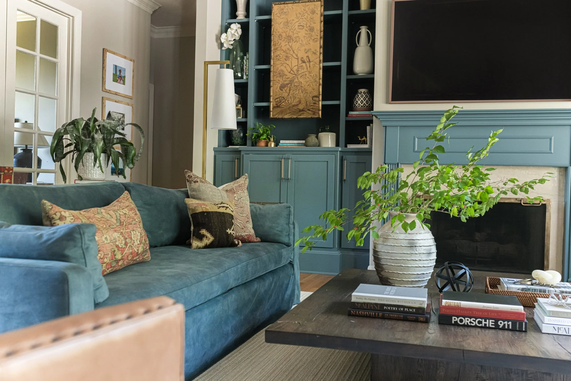 woodford-living-room-11-tv.jpg