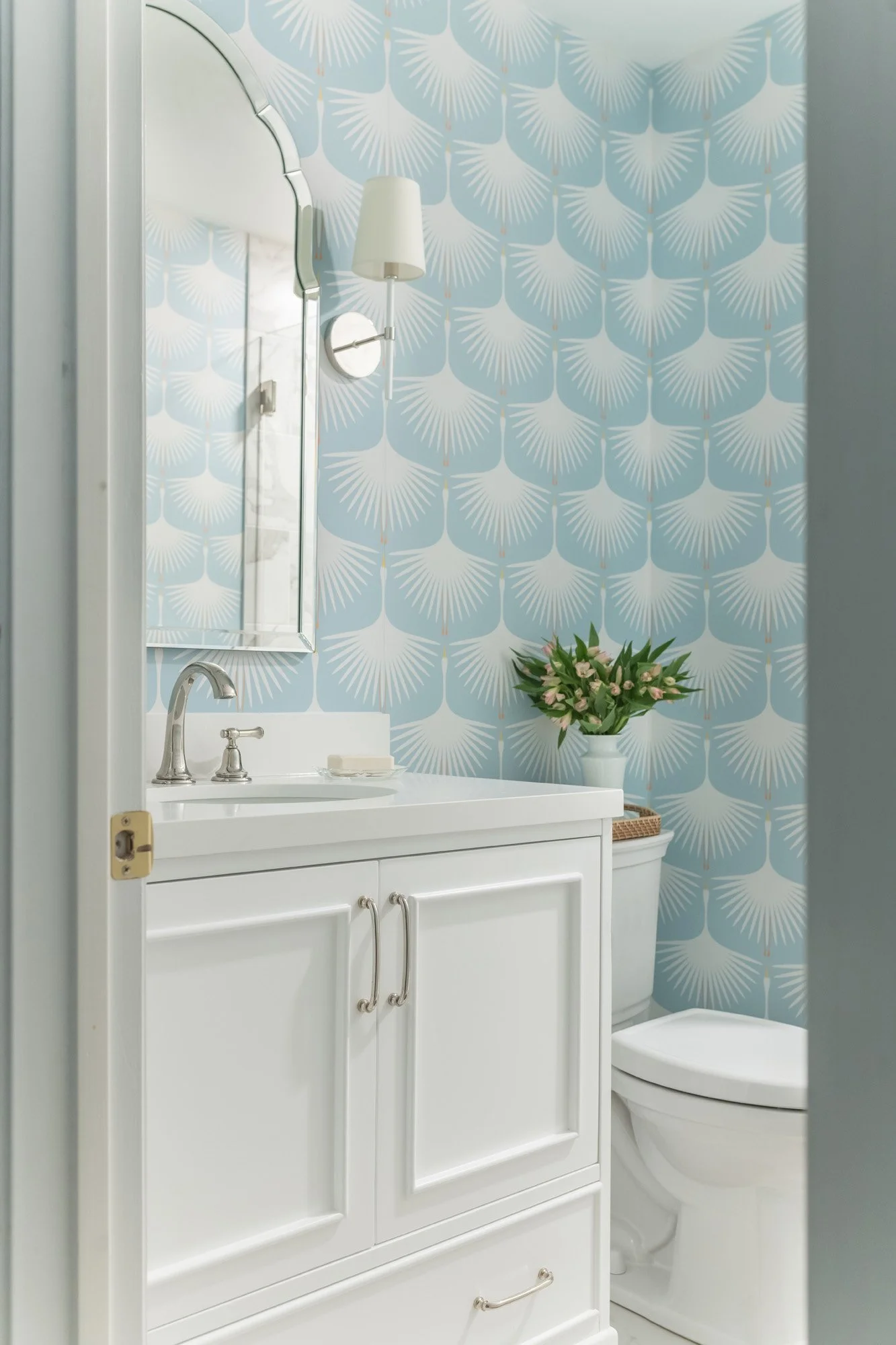 greypointe-blue-graphic-bathroom-02.jpg