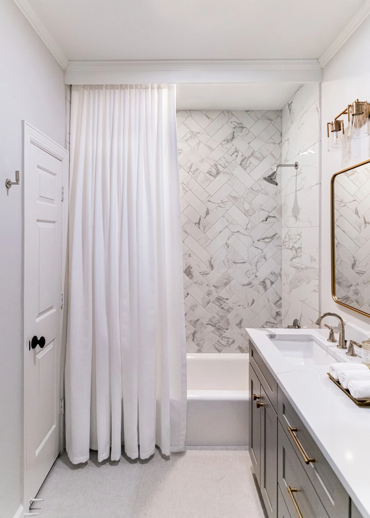primary-bathroom-01.jpg