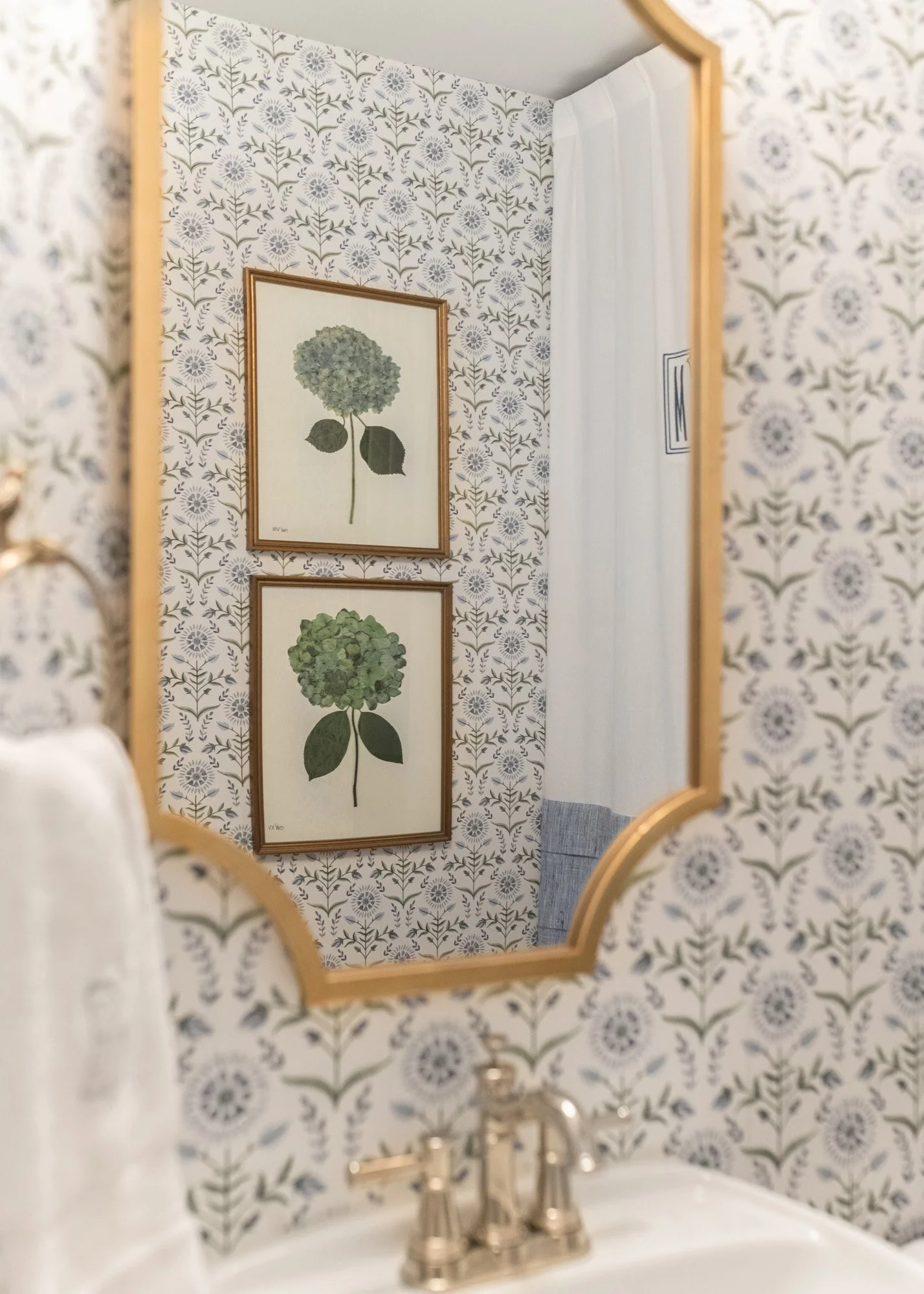 greypointe-blue-flower-bathroom-03.jpg