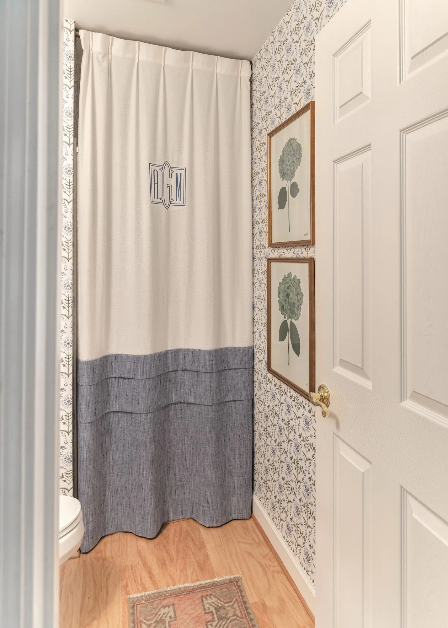 greypointe-blue-flower-bathroom-07.jpg