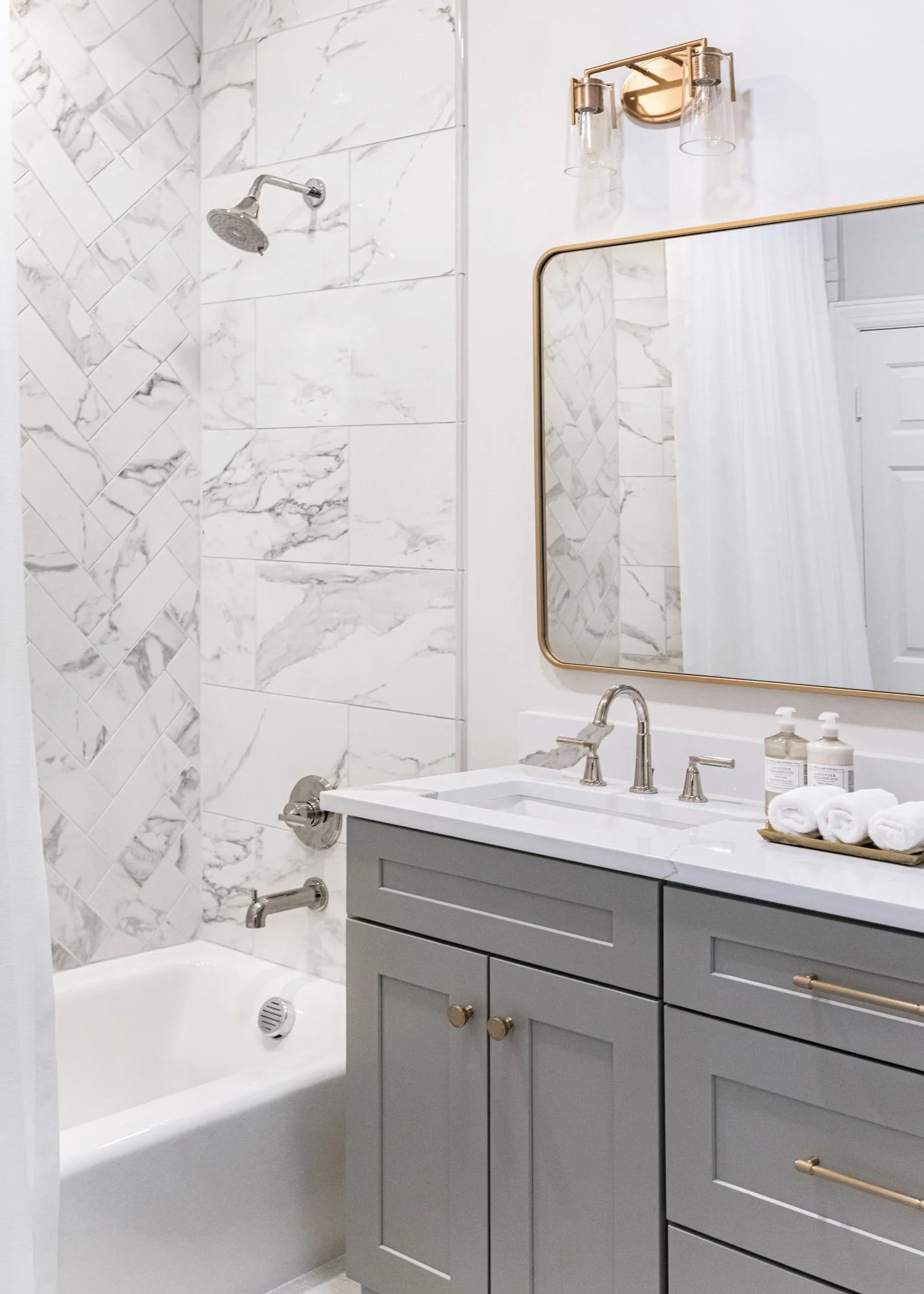 primary-bathroom-02.jpg
