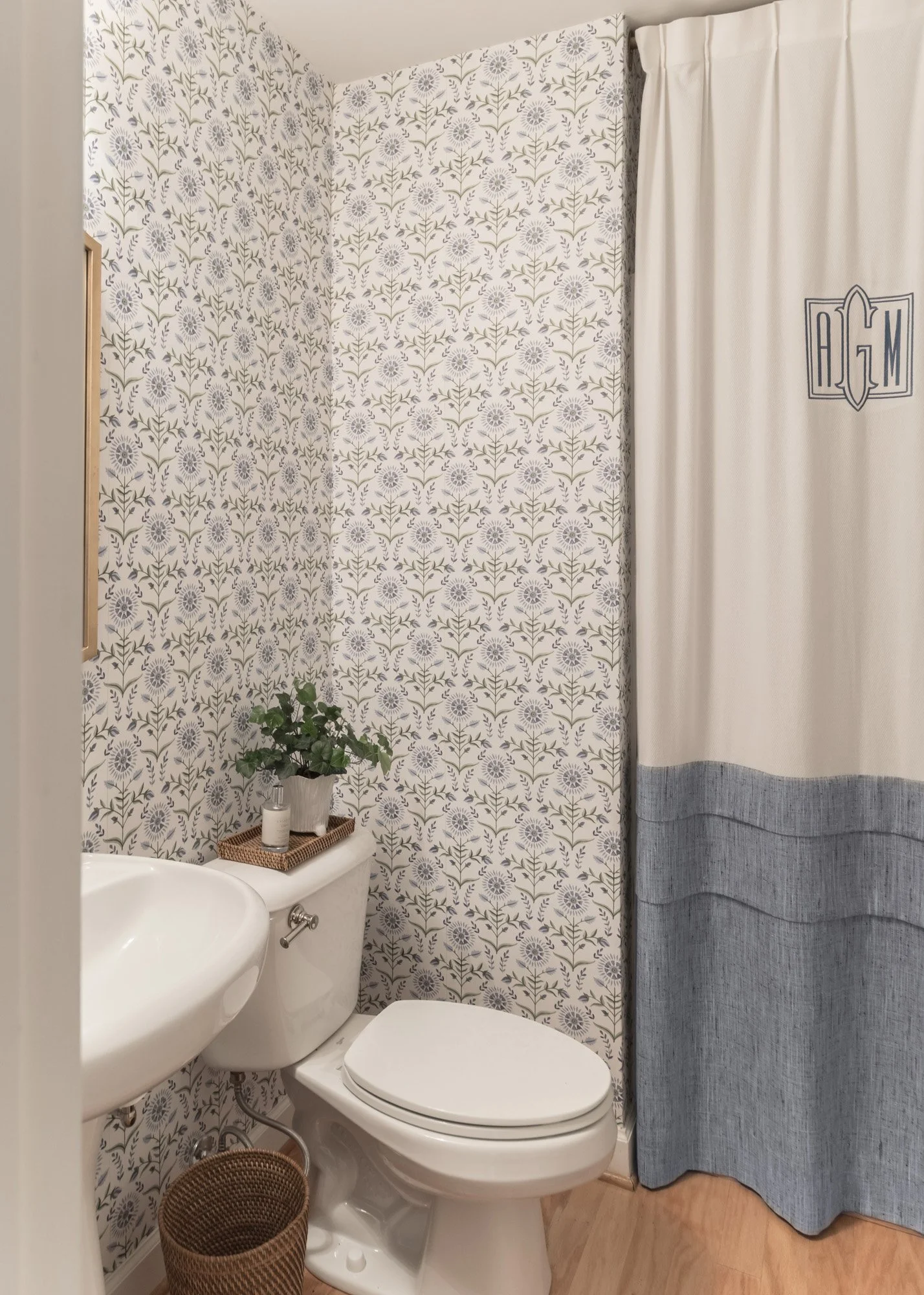 greypointe-blue-flower-bathroom-01.jpg