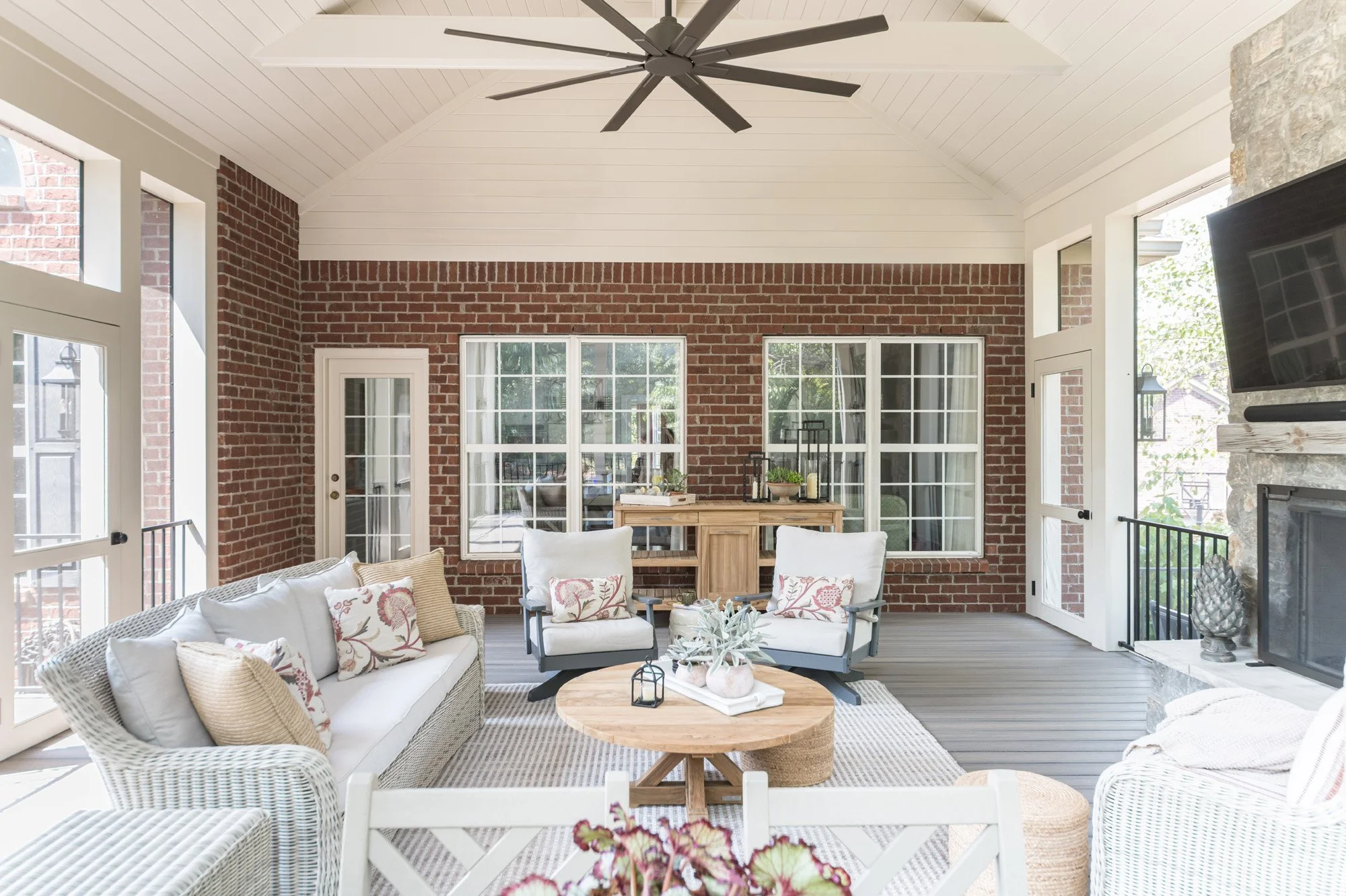 greypointe-porch-05.jpg
