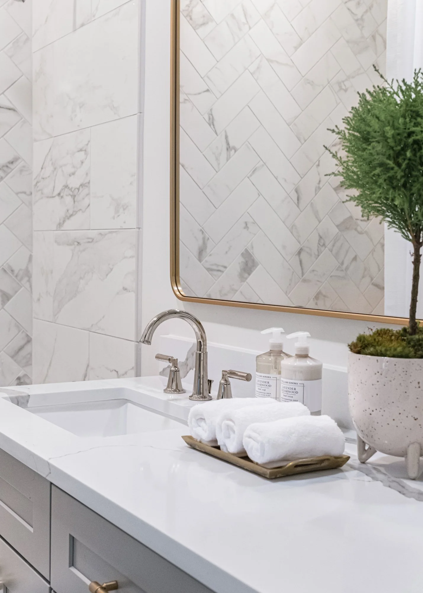primary-bathroom-05.jpg