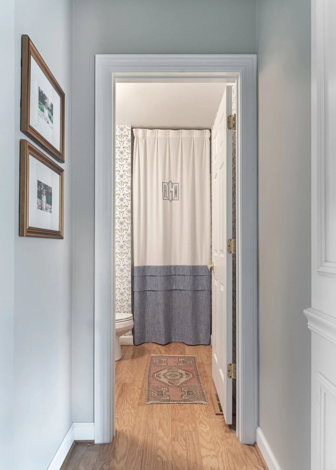 greypointe-blue-flower-bathroom-05.jpg