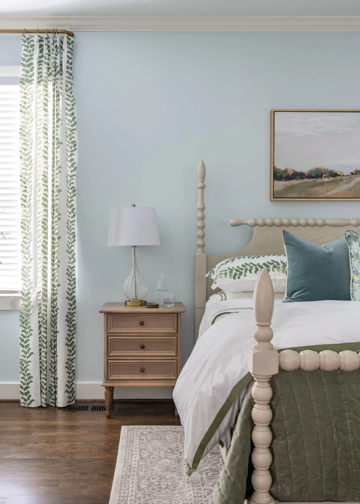 primary-bedroom-05.jpg