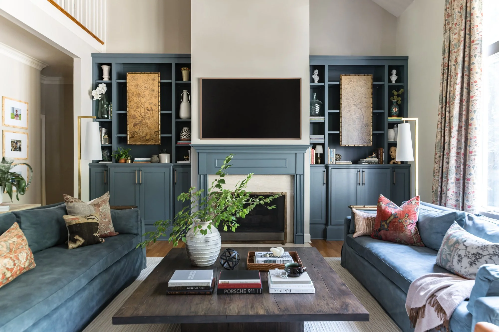 woodford-living-room-02-tv.jpg