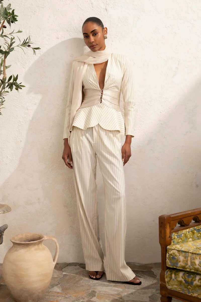 roari-ss26-lookbook-look-1.jpg.webp