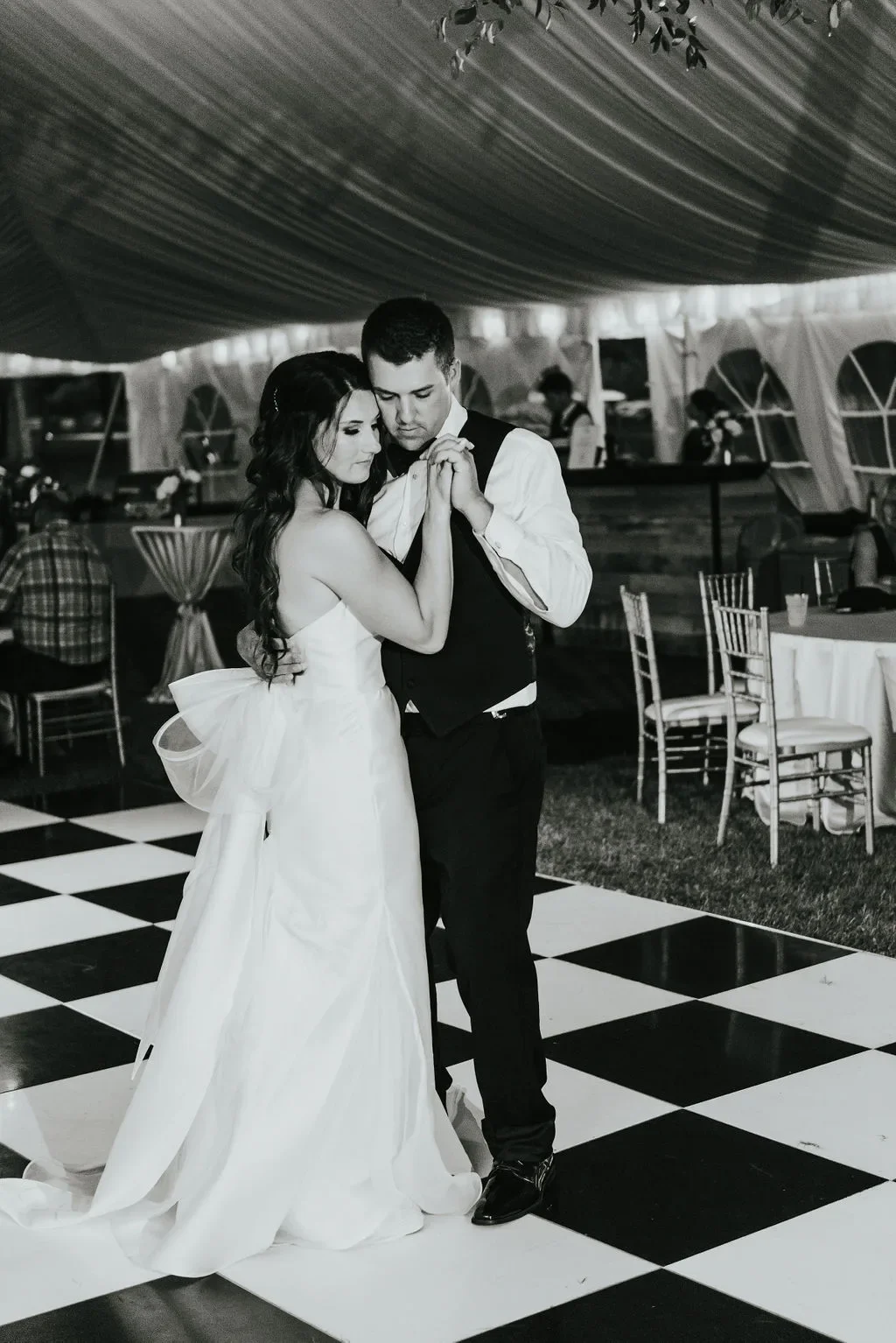 calli-sentry-wedding-2019-reception-008.webp