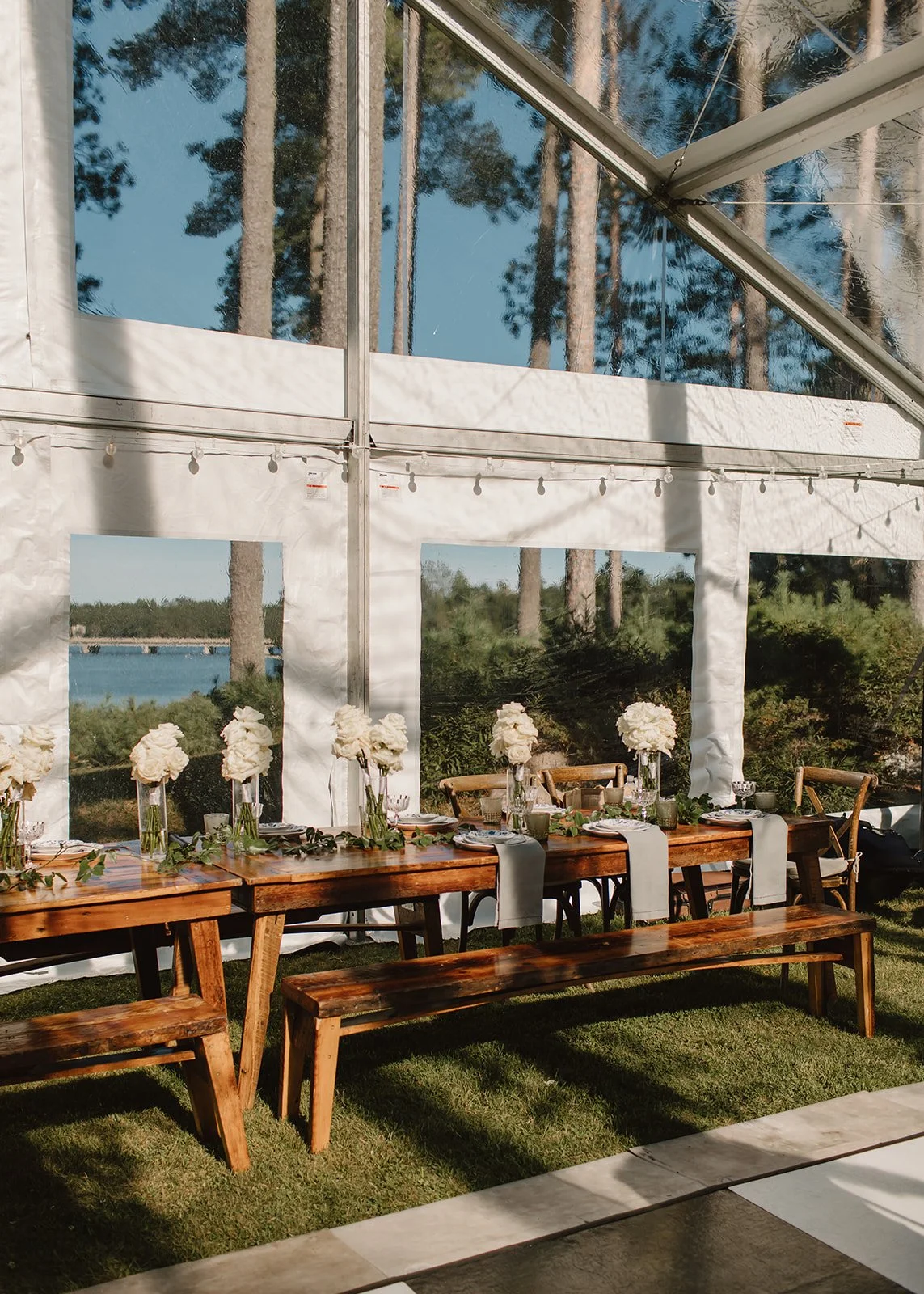 Sarah-Raquel-Beacons-Minocqua-Wedding-headtable.jpg