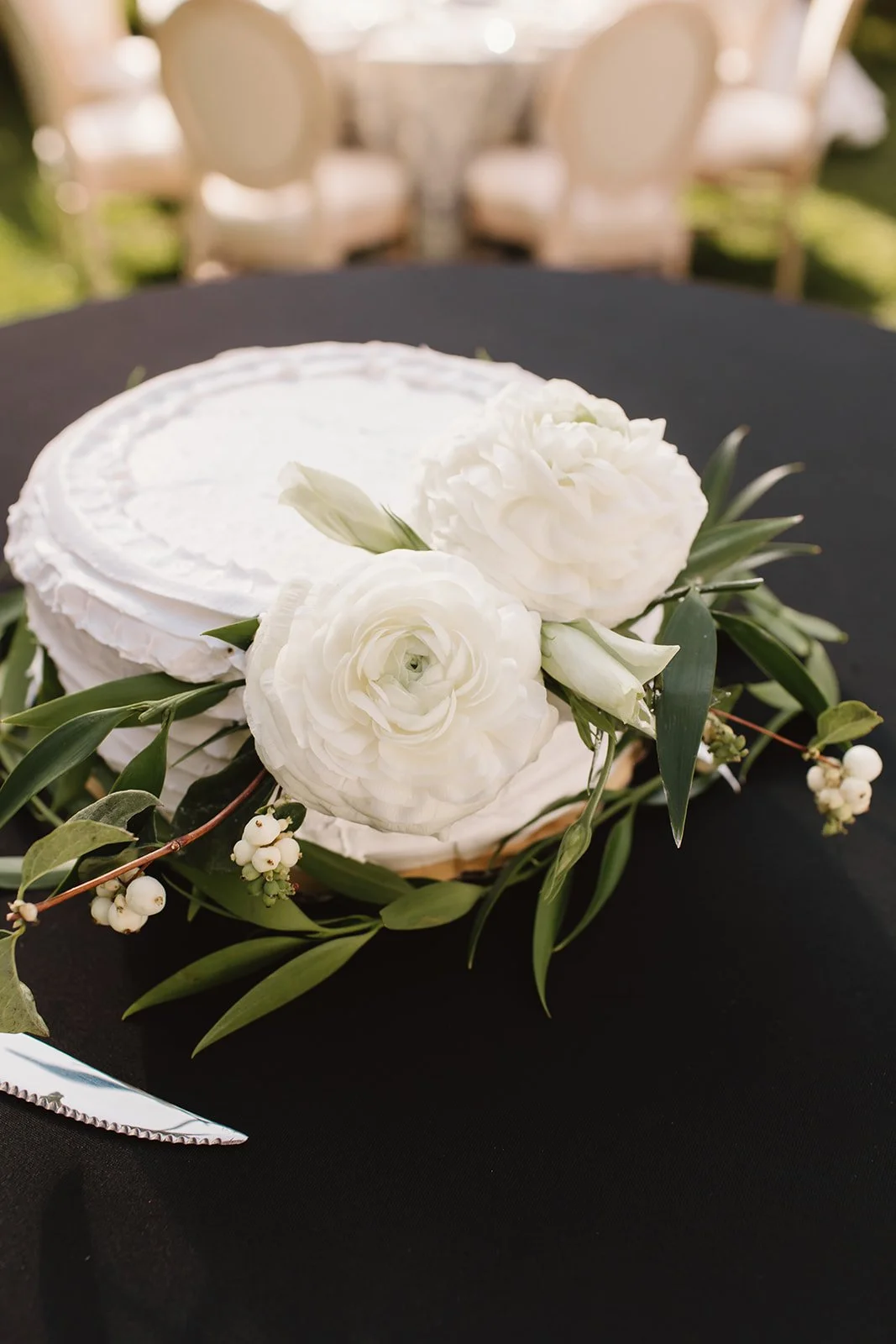 Sarah-Raquel-Beacons-Minocqua-Wedding-Cake.jpg