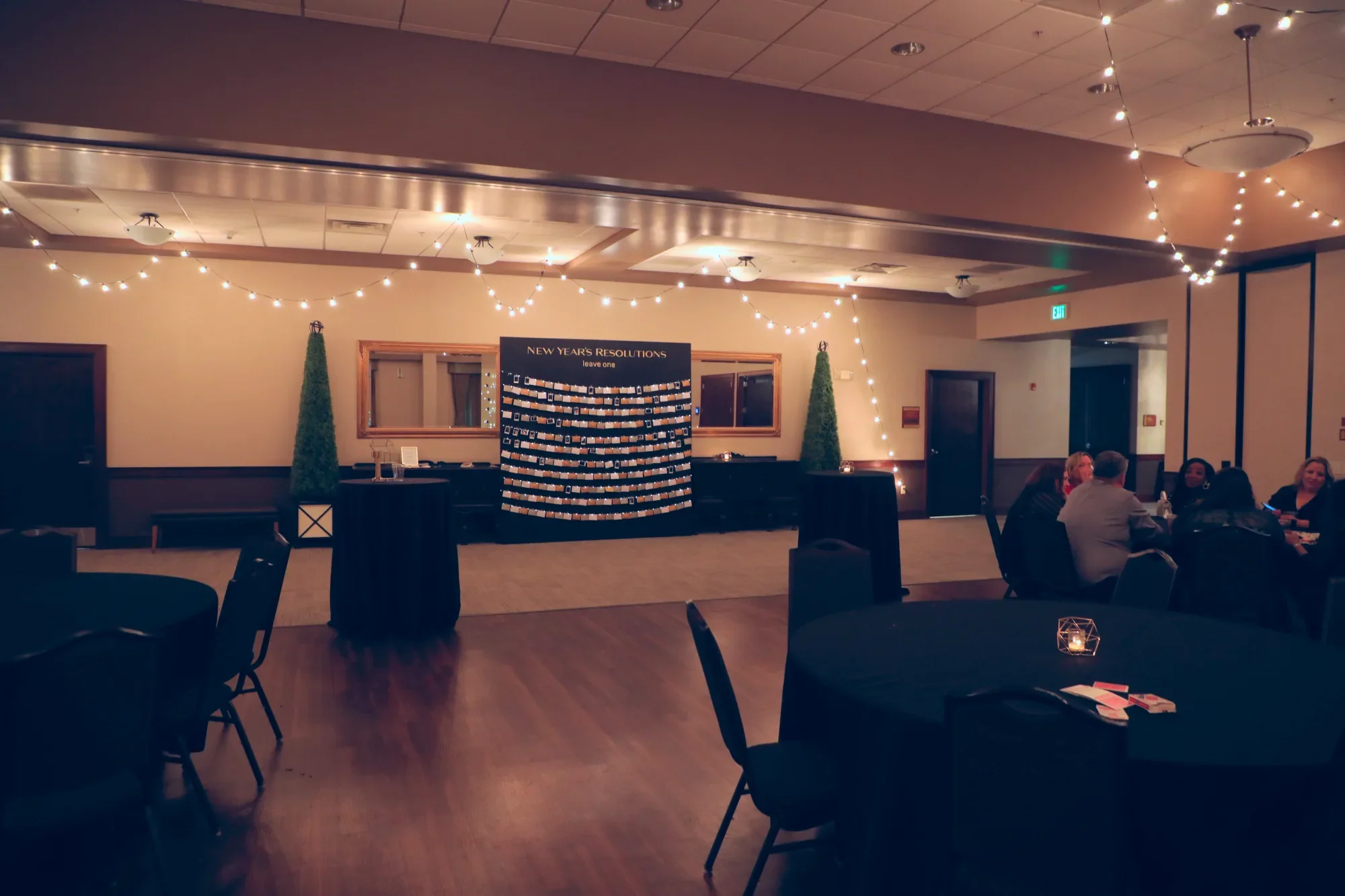 aqua-new-years-gala-2025-venue-lounge-area-couches.webp