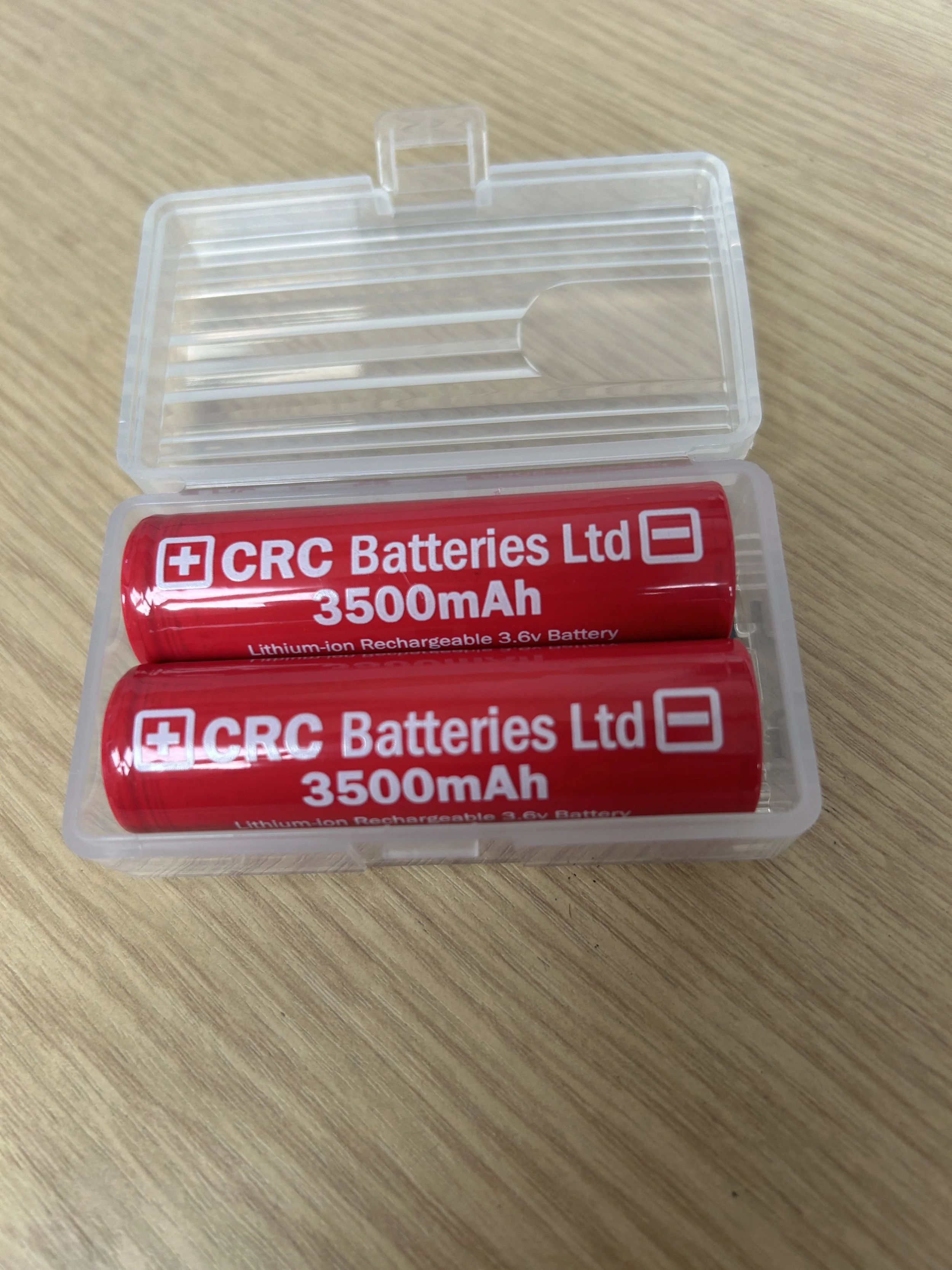 2 x 18650 3.7v 3500mAh Lithium Flat Top Rechargeable Batteries with carry case