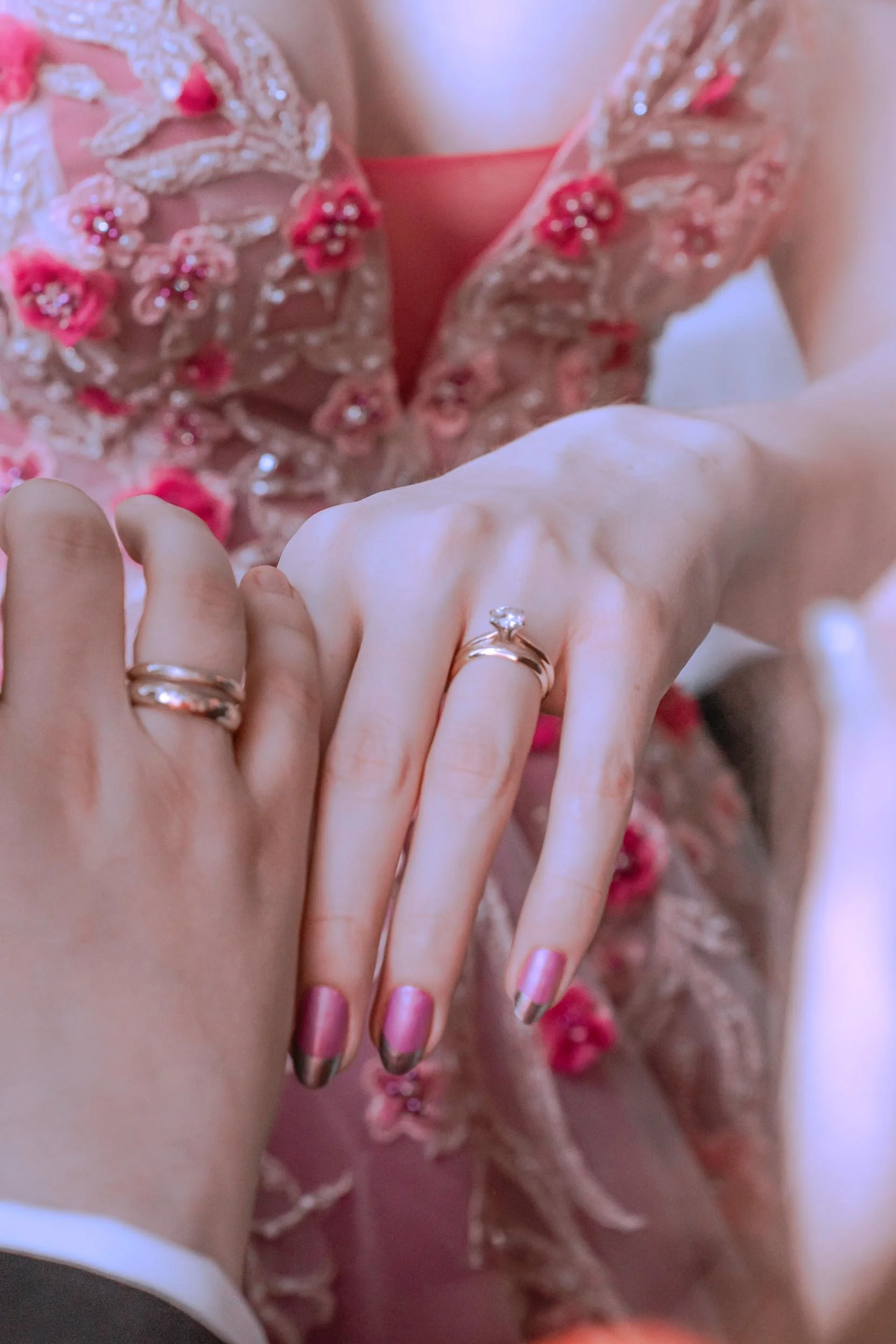 lisa-meijer-wedding-photography-kasteel-maurick-vught-noord-brabant-intimate-bi-cultural-bruiloft-ring-exchange-136.jpg