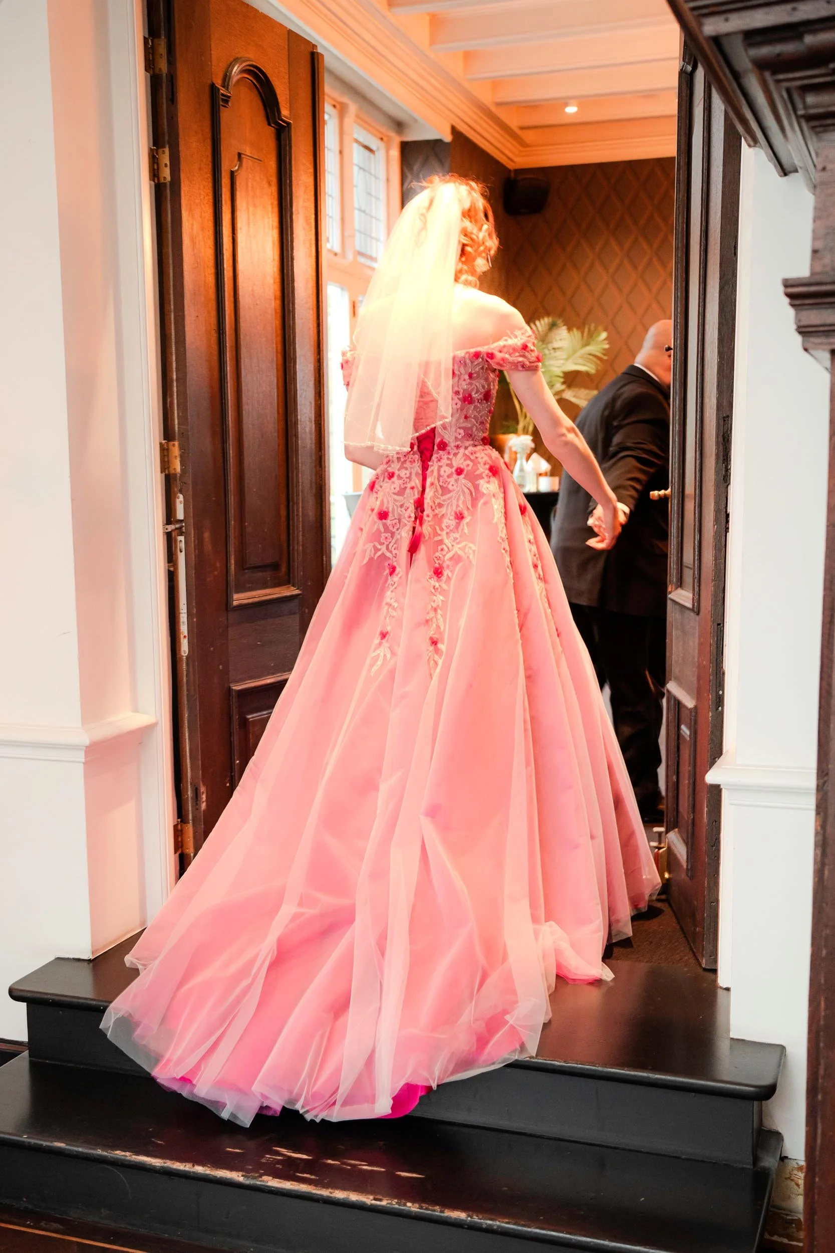 lisa-meijer-wedding-photography-kasteel-maurick-vught-noord-brabant-intimate-bi-cultural-bruiloft-fairy-tale-103.jpg